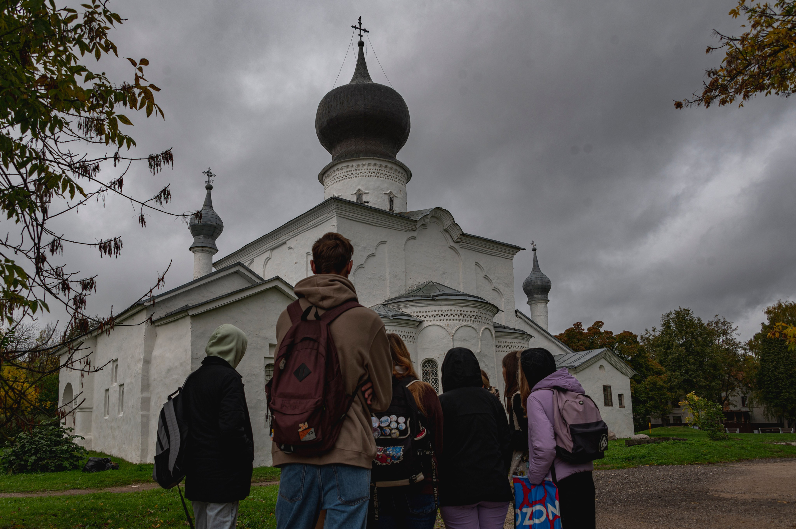 Псков. Октябрь 2023. Фотограф Роман Адлер