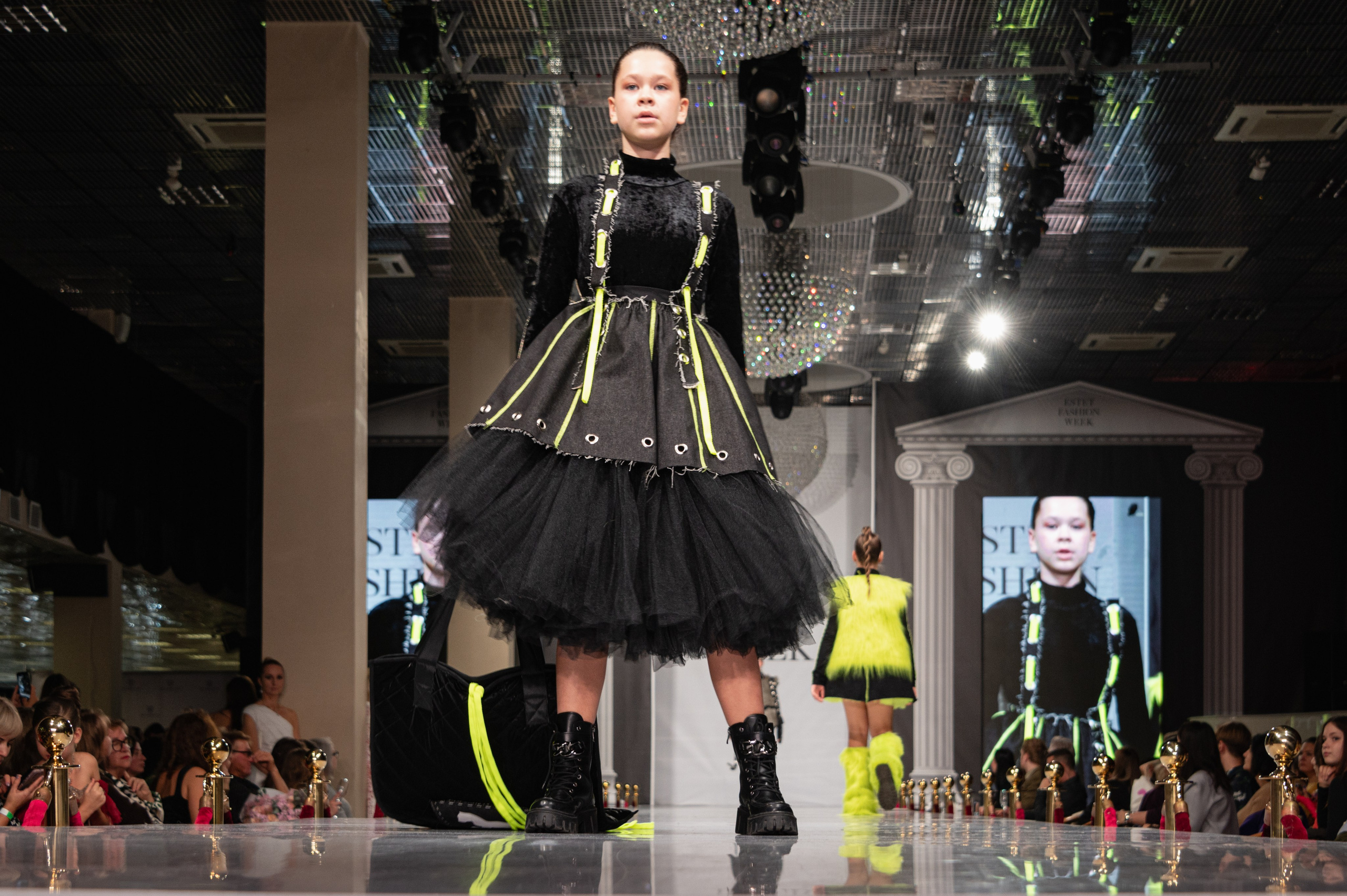 Estet Fashion Week-2023. Фотограф Роман Адлер