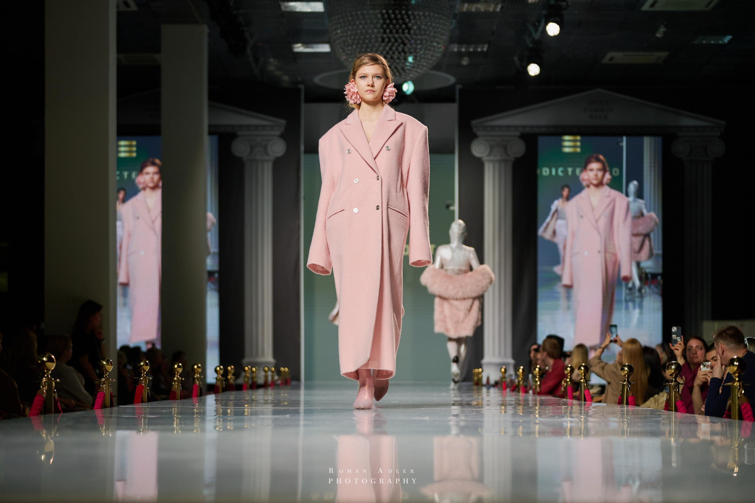 ESTET FASHION WEEK ВЕСНА — 2025. Фотограф Роман Адлер