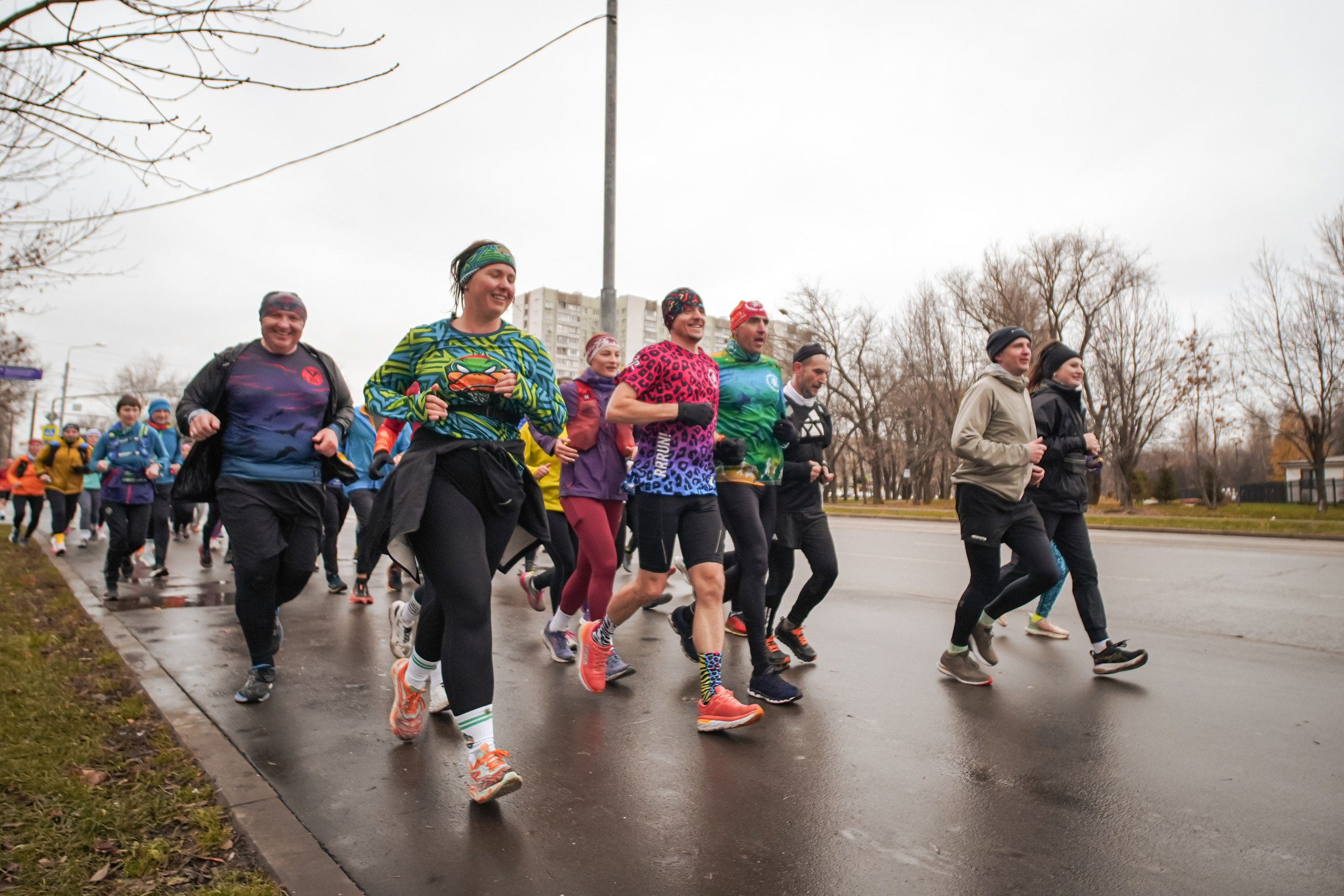 #марафонудома #яuzarun 2024 2-я петля, группа 6:30. Роман Капилюшов. Бег. Фото. Видео. г. Люберцы