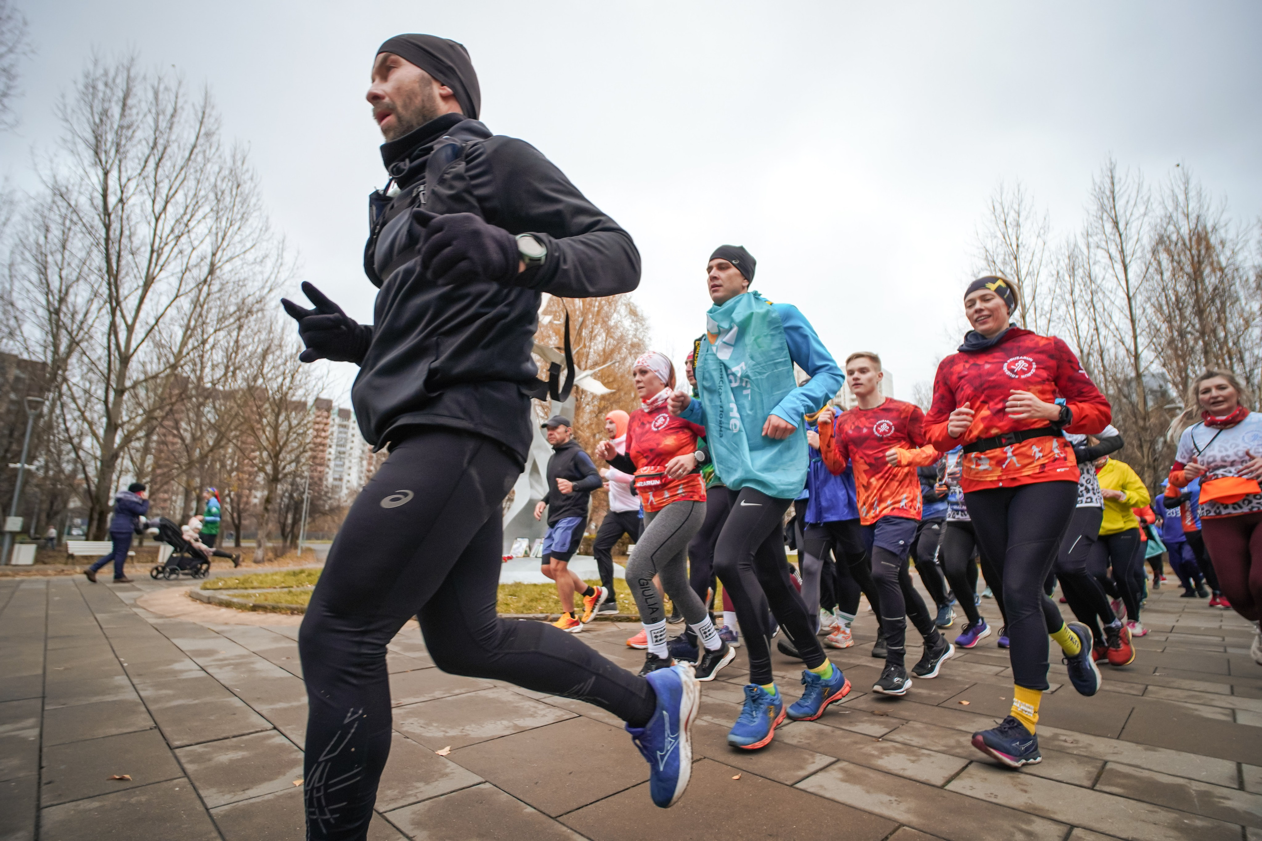 #марафонудома #яuzarun 2024 2-я петля, группа 6:30. Роман Капилюшов. Бег. Фото. Видео. г. Люберцы