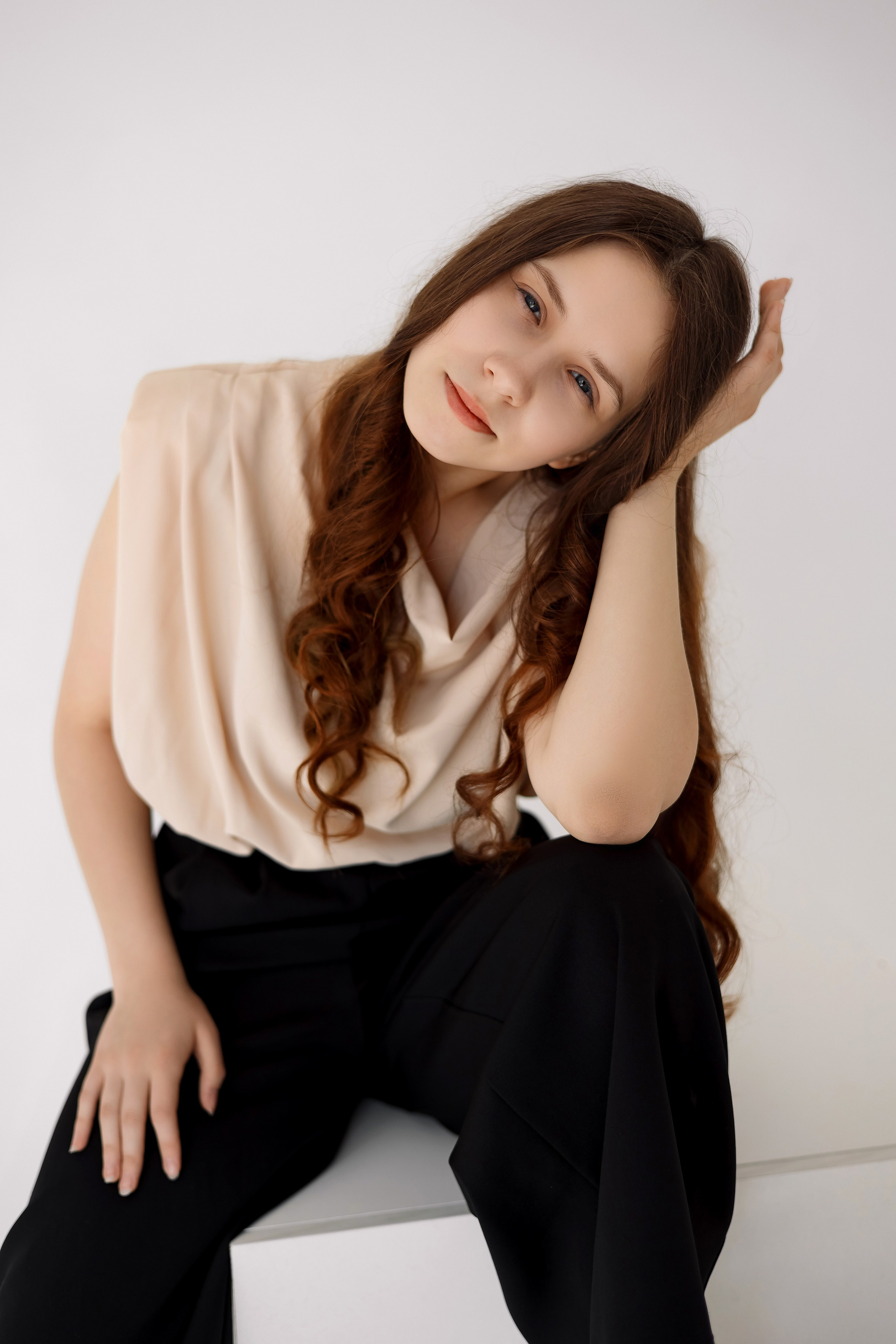 11 класс съемка на циклораме. Фотограф Любовь Корниенко, Примоский край