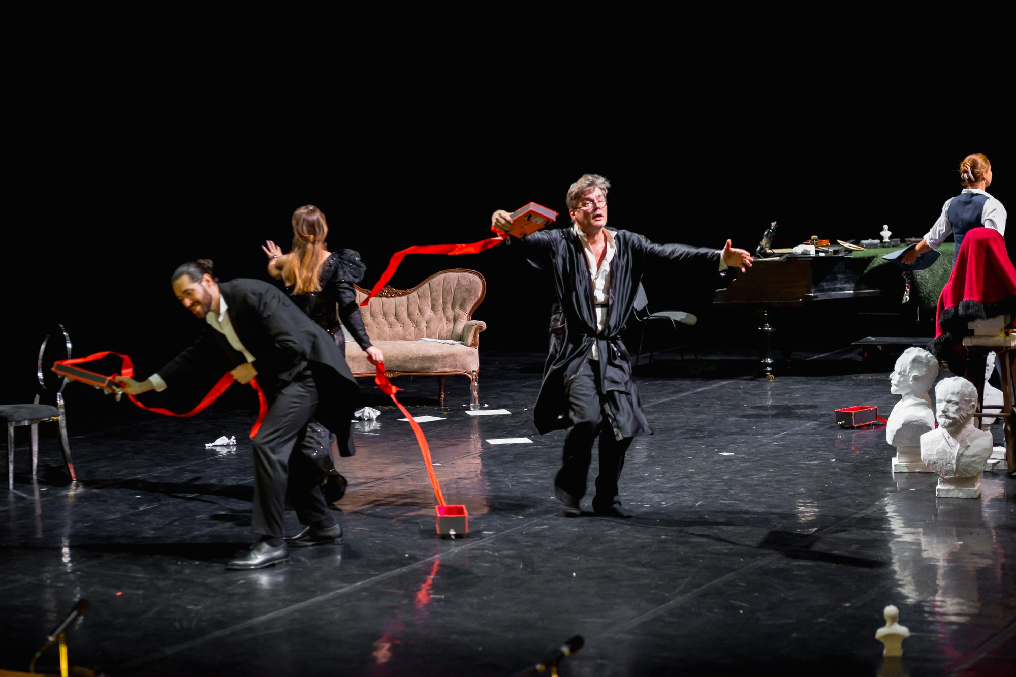 Спектакль Приглушенные голоса в Театре Эрмитажа (+репетиция). Семейный и портретный фотограф в Санкт-Петербурге Андрей Воробьев