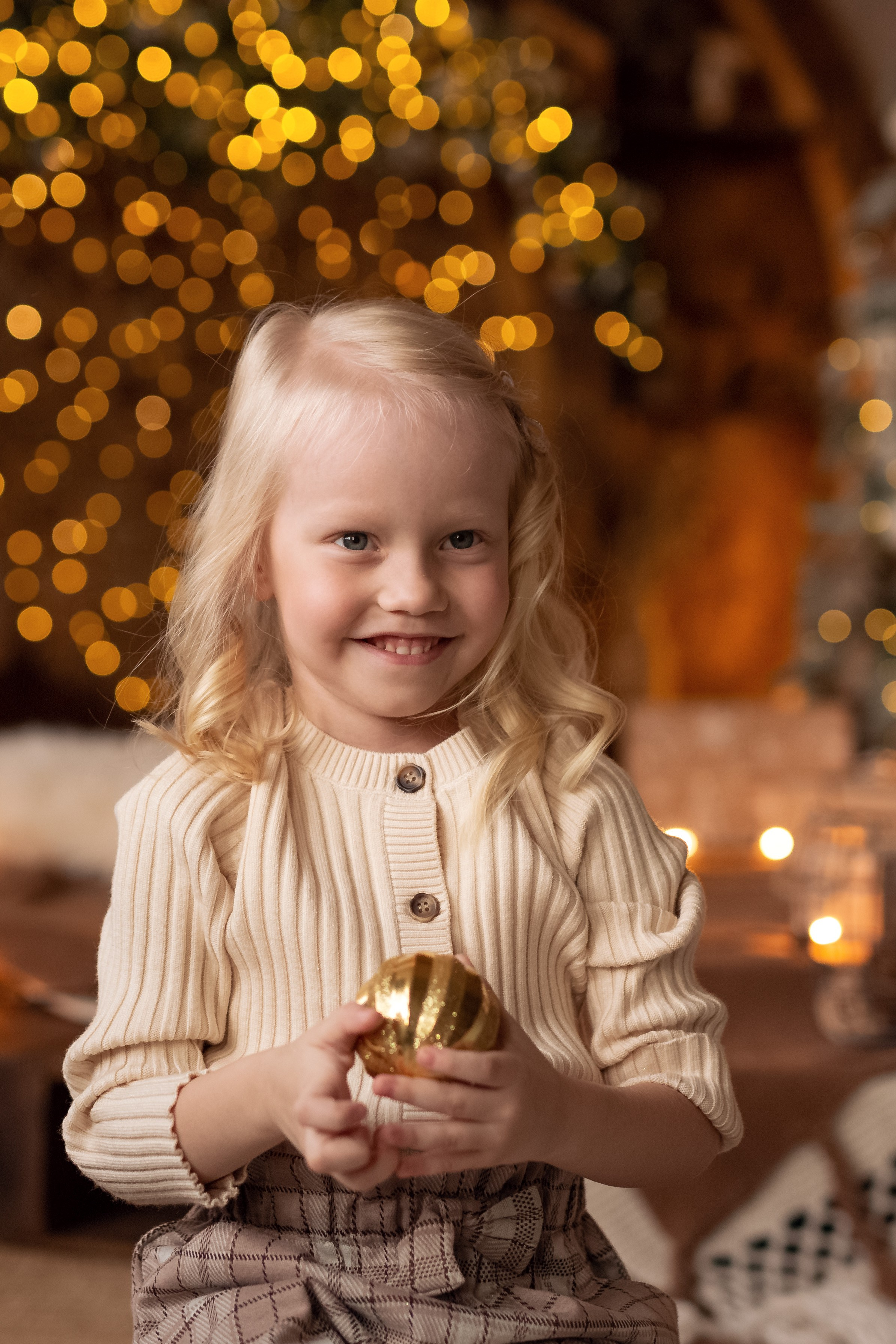Семья в новогодней студии. Семейный и детский фотограф в Москве Юлия