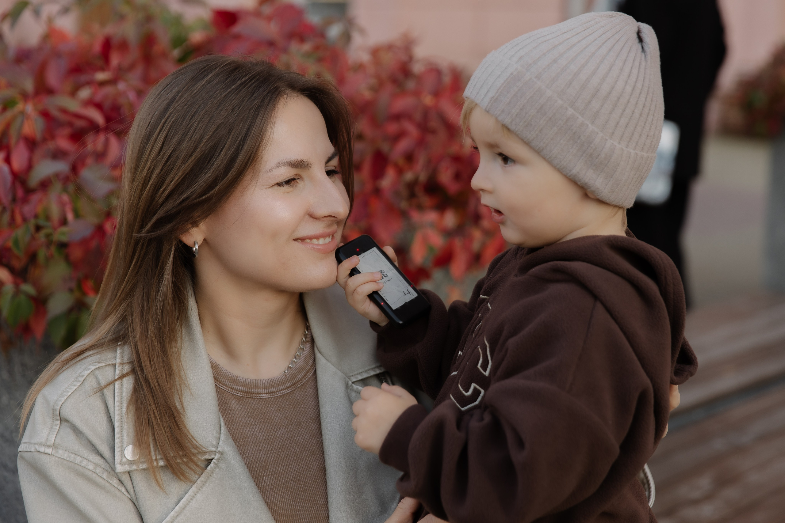 Осенняя прогулка мама и сын. СВАДЕБНЫЙ ФОТОГРАФ ЧЕЛЯБИНСК
