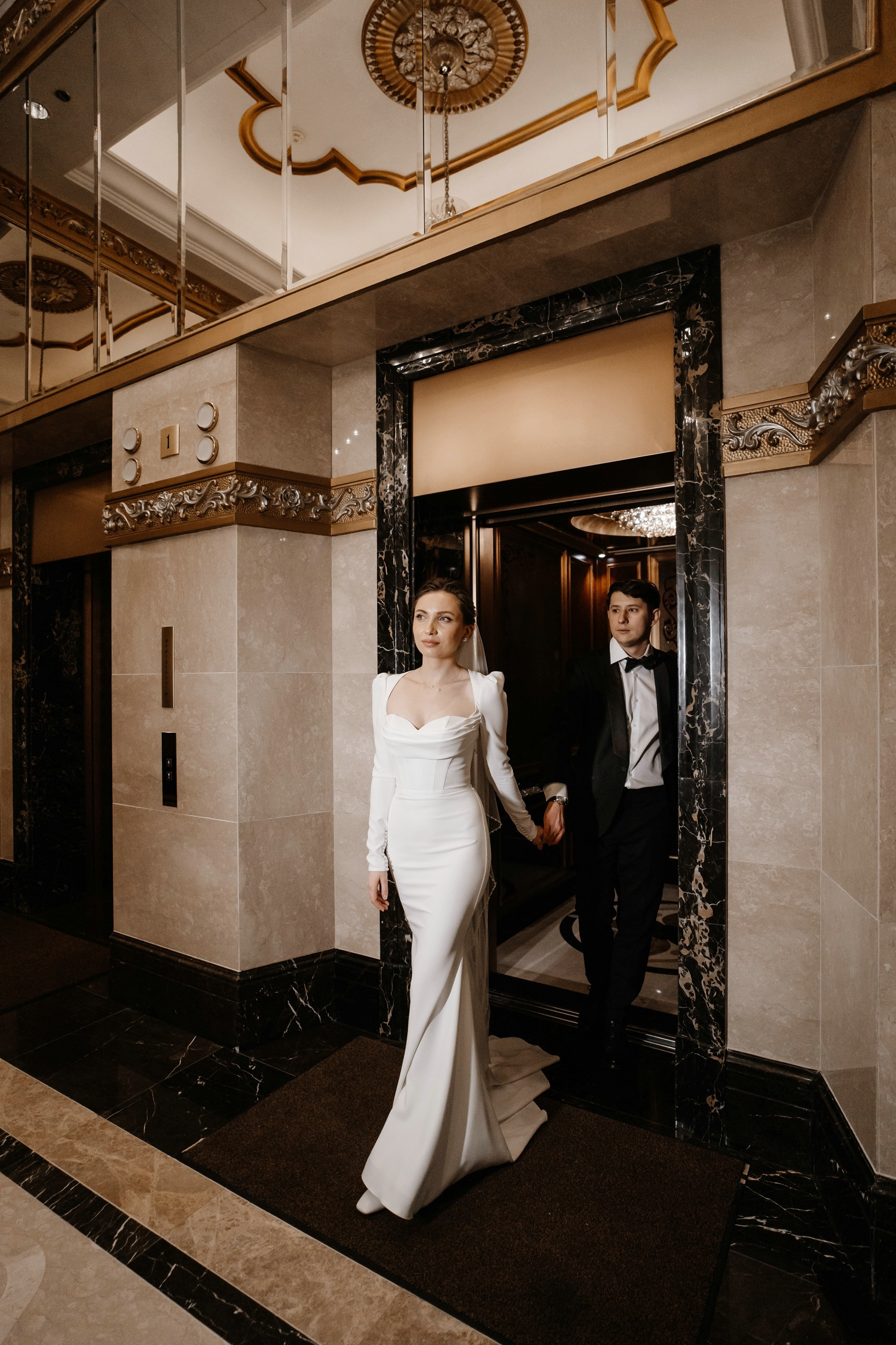 Фотосессия свадьбы в Lotte Plaza. Свадебный и семейный фотограф в Москве Светлана Зоткина