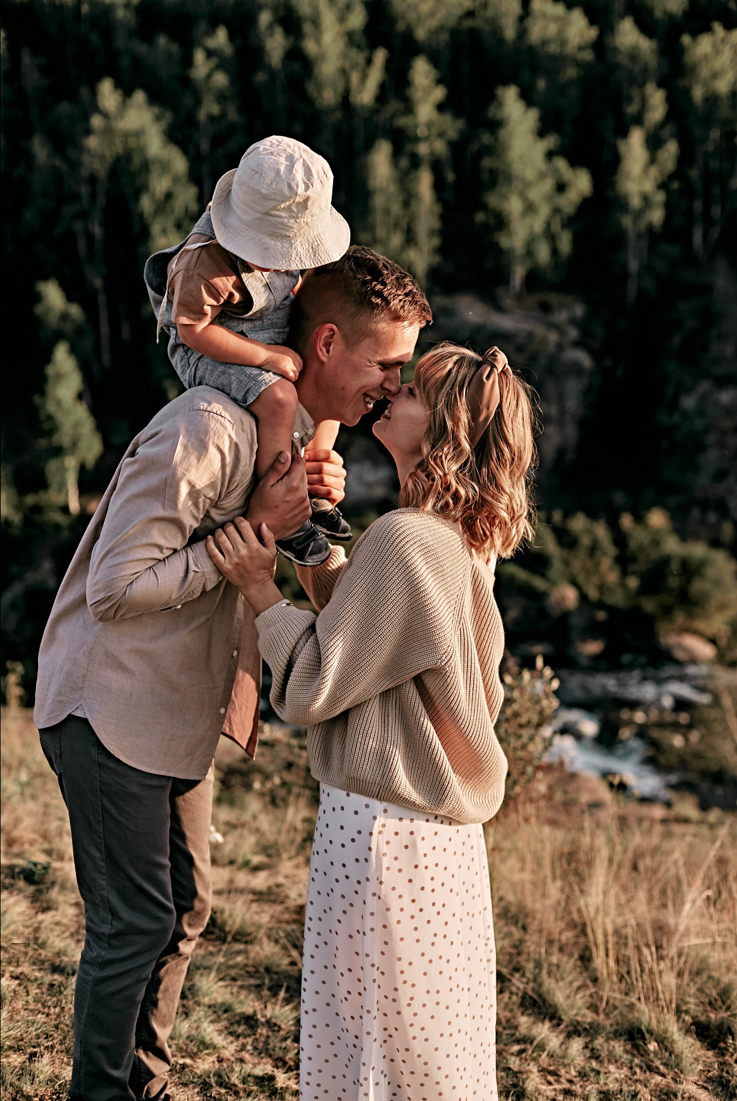 Катя с семьей. Порог Ревун. Главная