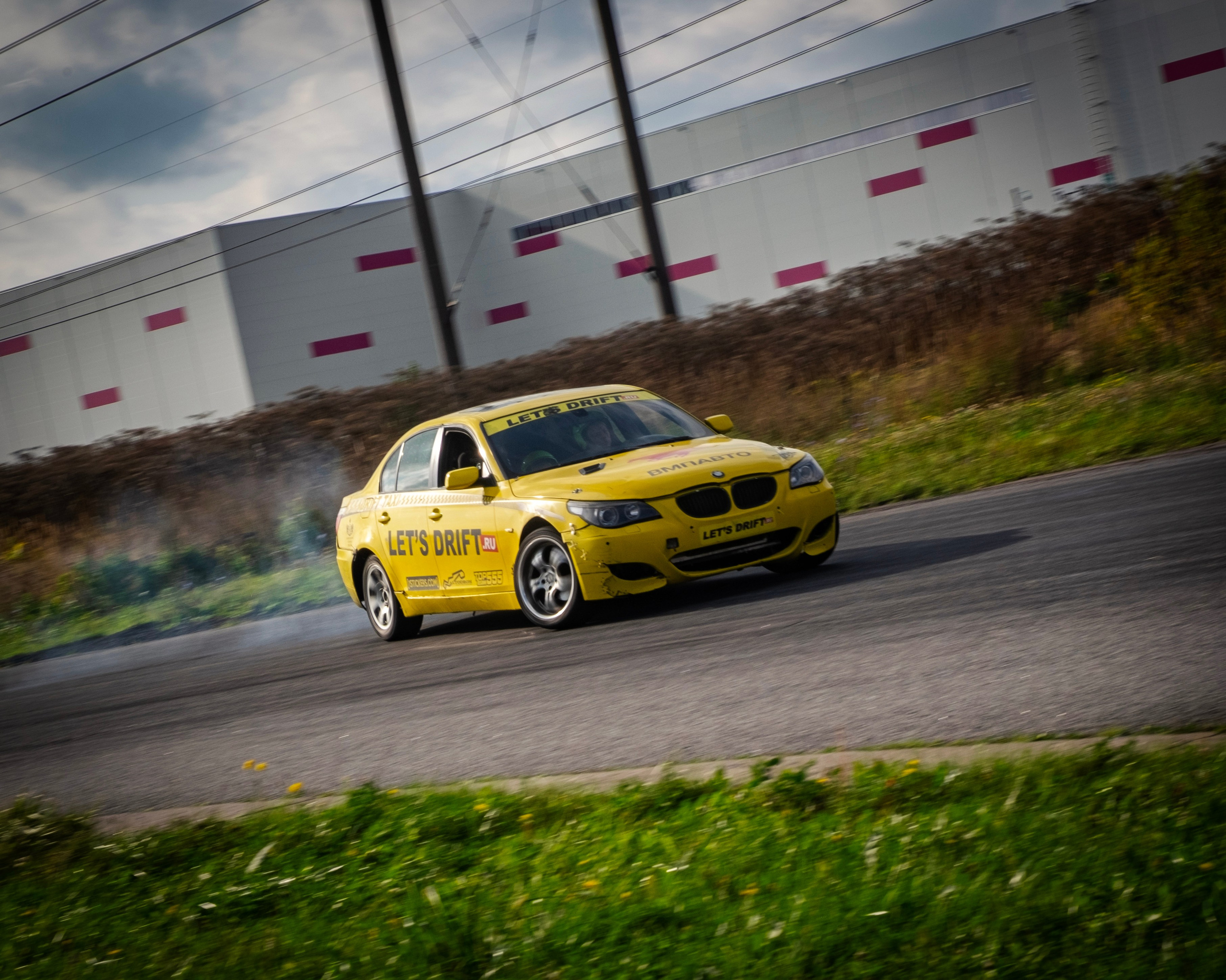 AUTODROM FEST 21.09.25. Автомобильные фотографии и рисунки в Санкт-Петербурги Пашков Дмитрий