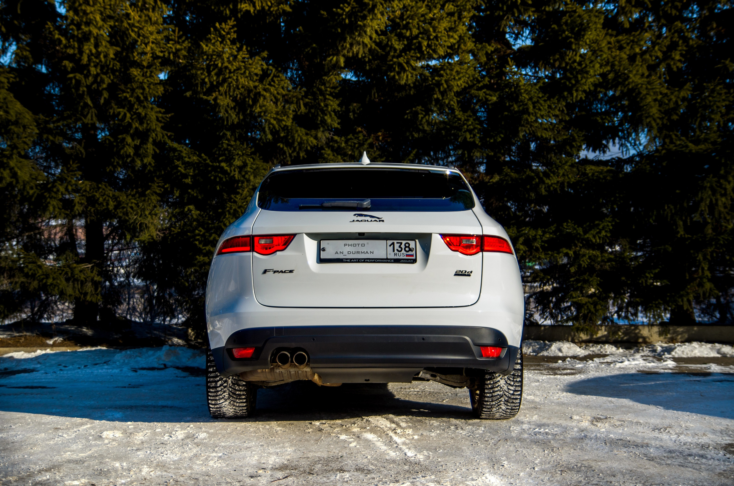 Фото для продажи авто Jaguar F-Pace 23'. Фотограф, видеограф и пилот дрона на Байкале