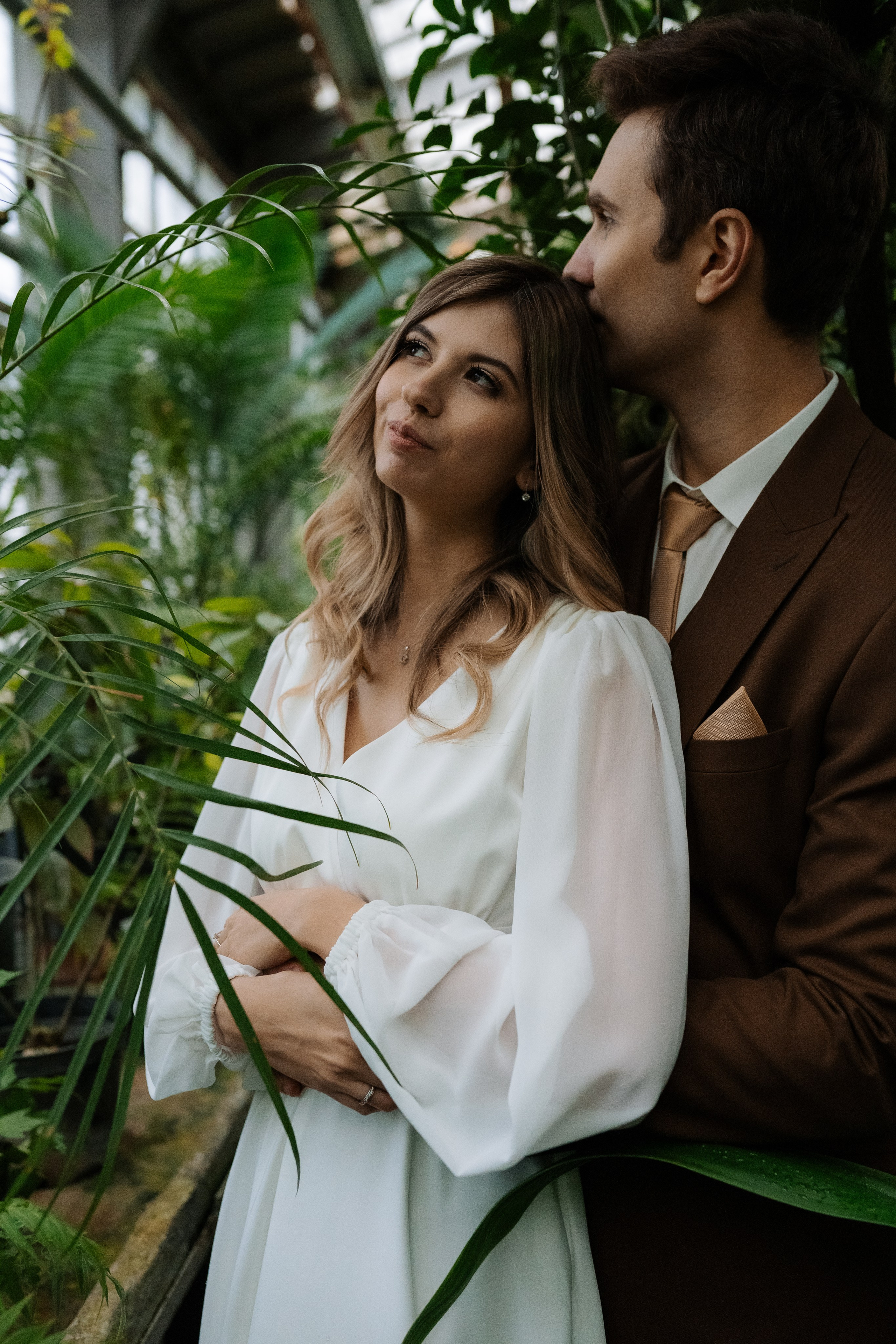 Свадебная фотосессия в оранжерее, Москва. Свадебный фотограф в Москве Анна Полушина