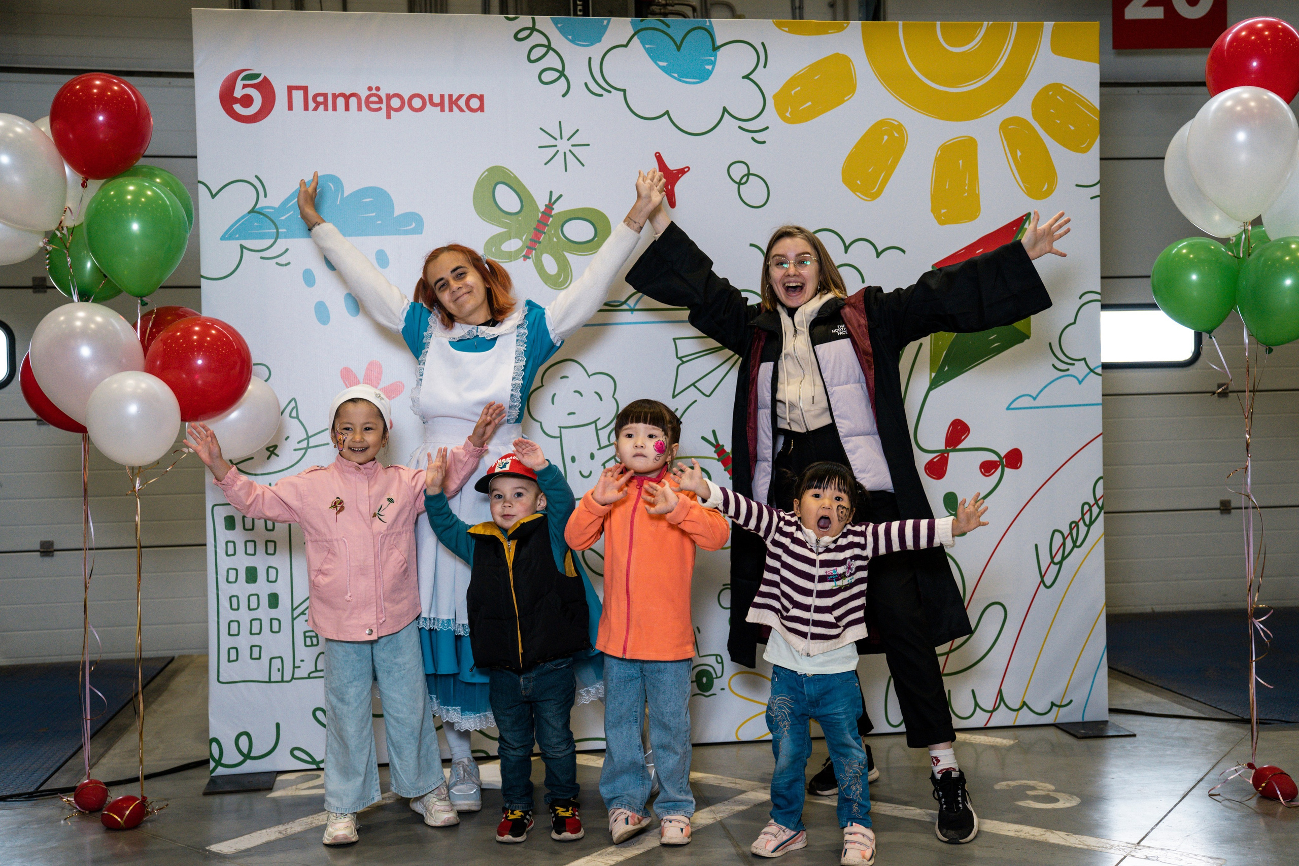 День детей в Пятерочке. Видеограф и Фотограф в Челябинске Ксения и Владимир Рюмины