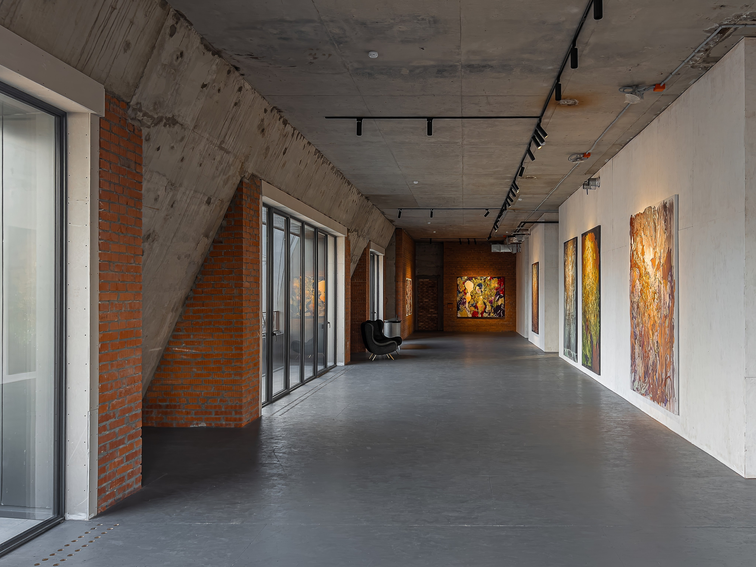 Галерея Vladey, дом с Атлантами. Иван Благушин. Интерьерный и архитектурный фотограф в Москве и Санкт-Петербурге