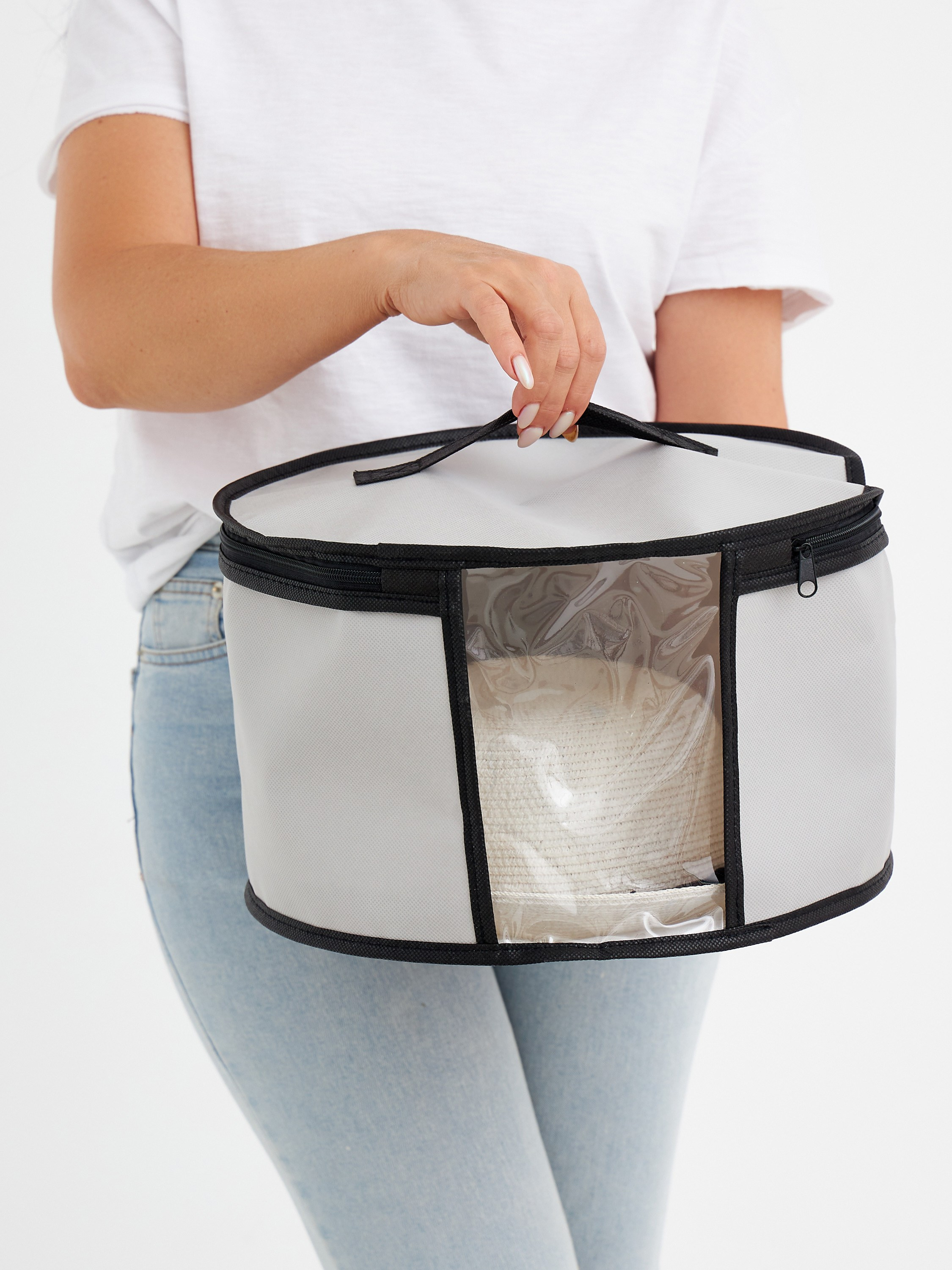 Фотосъемка кофров для хранения одежды для маркетплейсов. Алексей Темнов — фотограф в Пятигорске