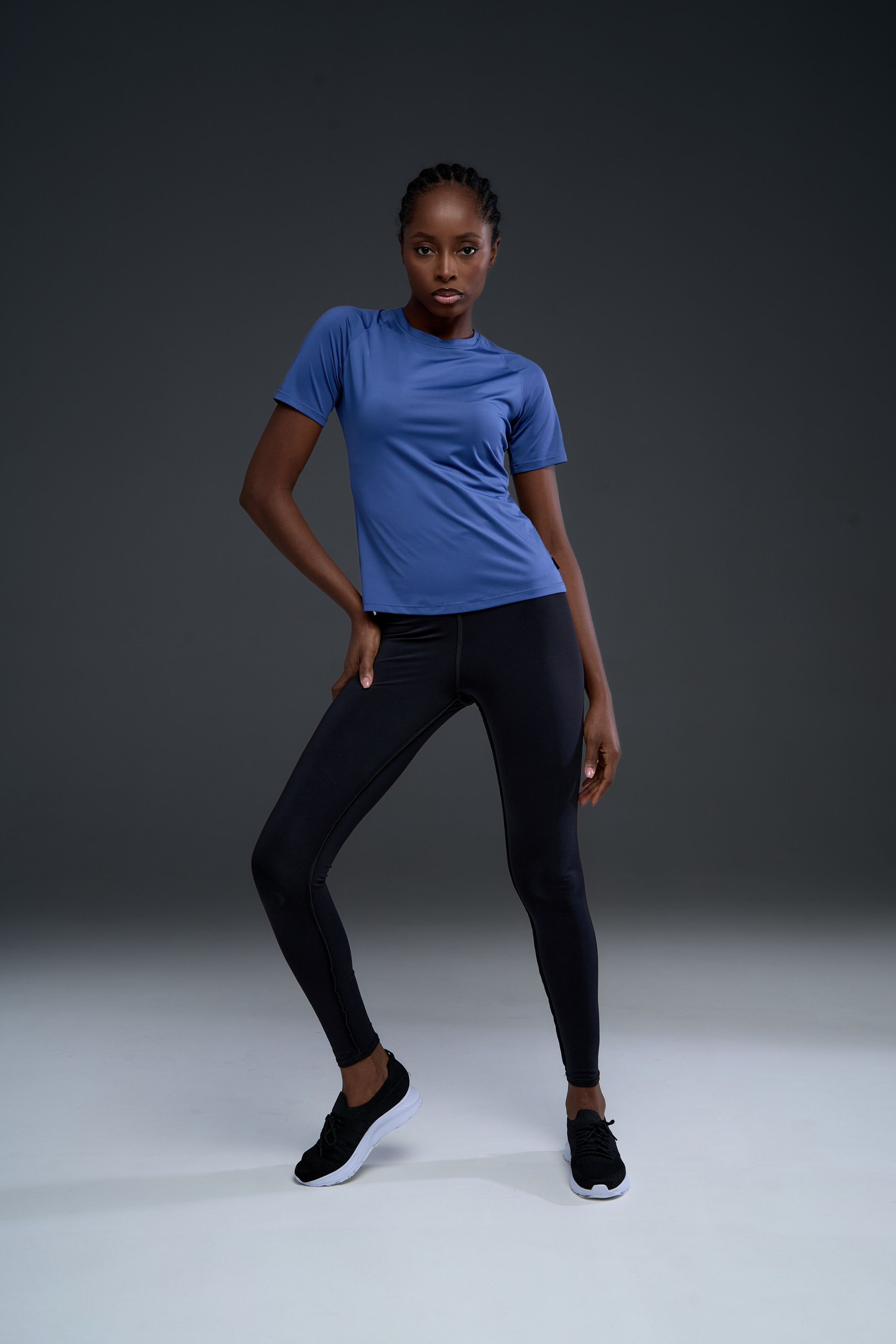 Спортивные футболки. Фотограф для маркетплейсов в Москве