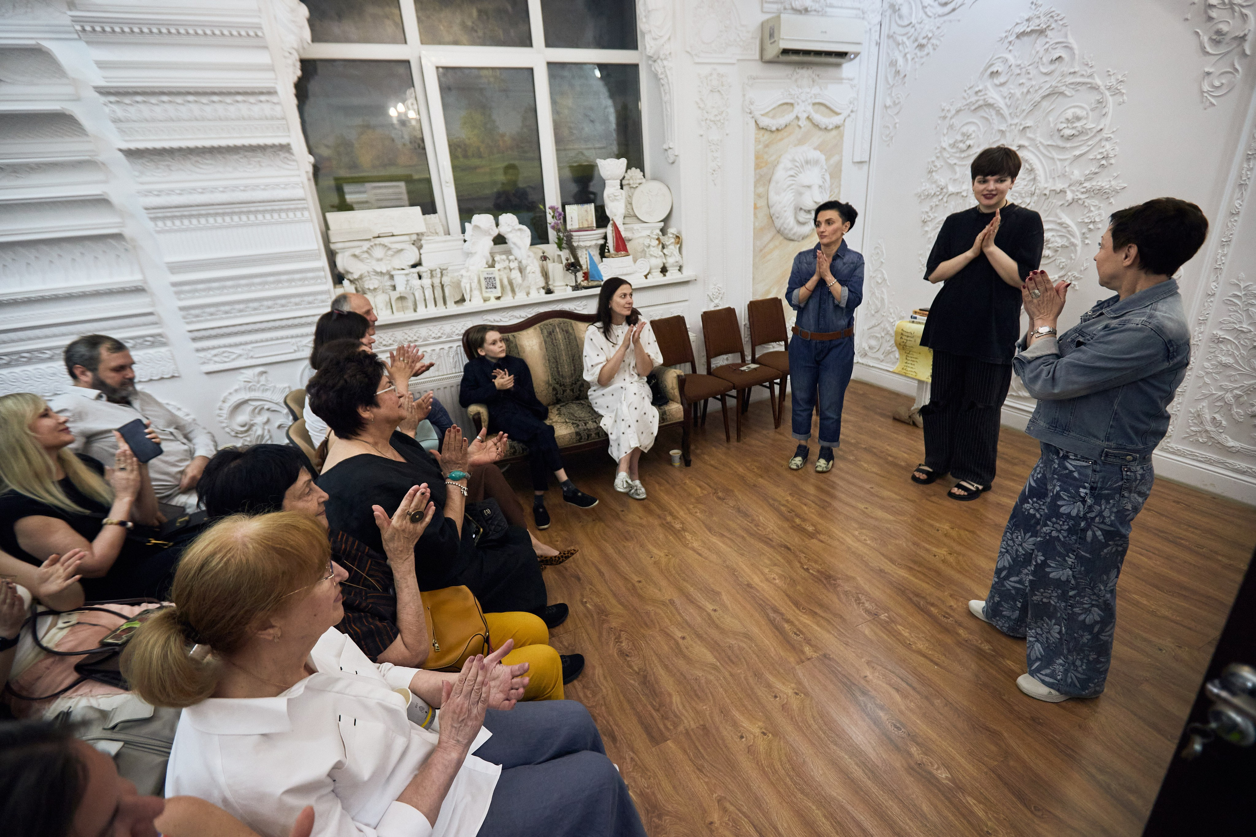Лекция в салоне «Аврора». Фотограф Юлия Маринина
