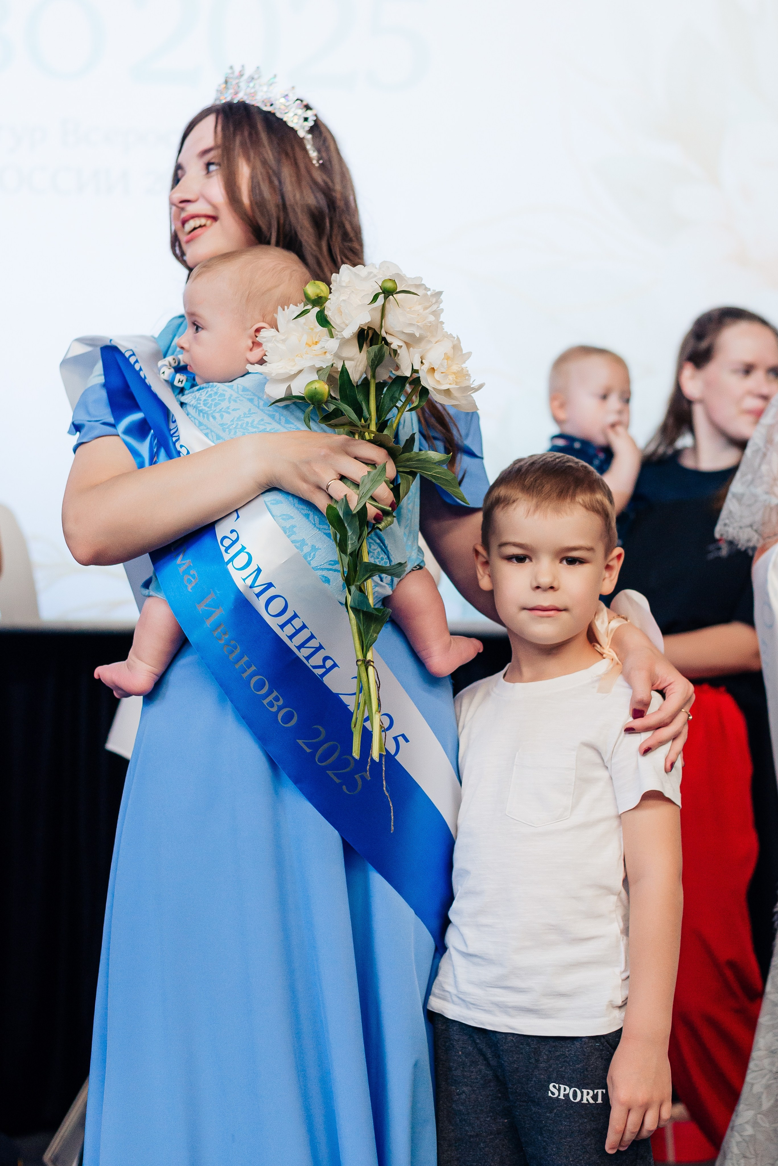 Слингомама Иваново 2025. Семейный и детский фотограф Иваново Ксения Азаренкова