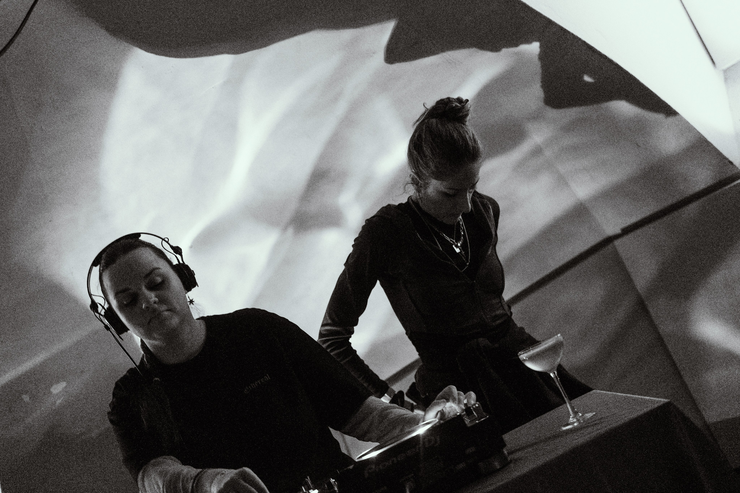 Невротик 14.02.25. Софа Катастрофа, Одичание. фотохудожница, креативный продюсер, автор. Nude, eros, портретный фотограф