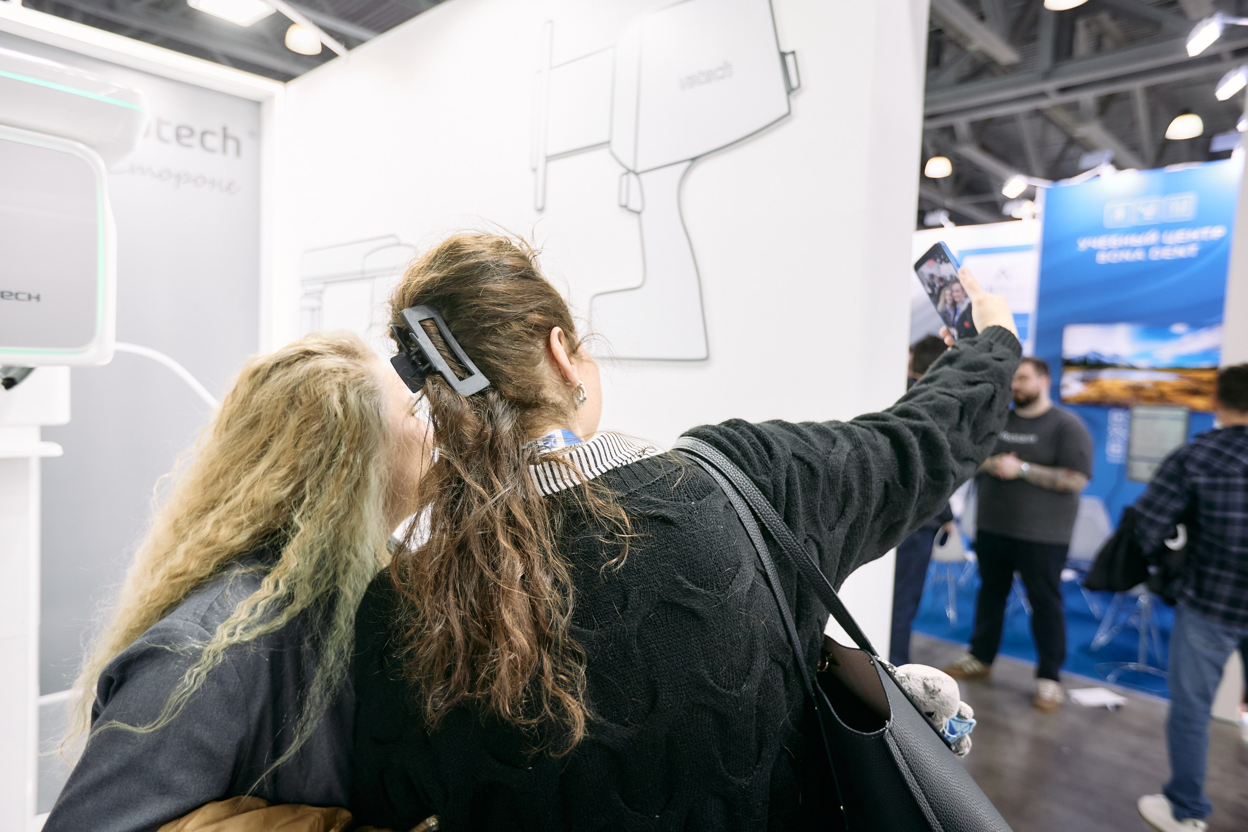 Дентал Салон 2026: Vatech. Свадебный и репортажный фотограф Дмитрий Кононенко