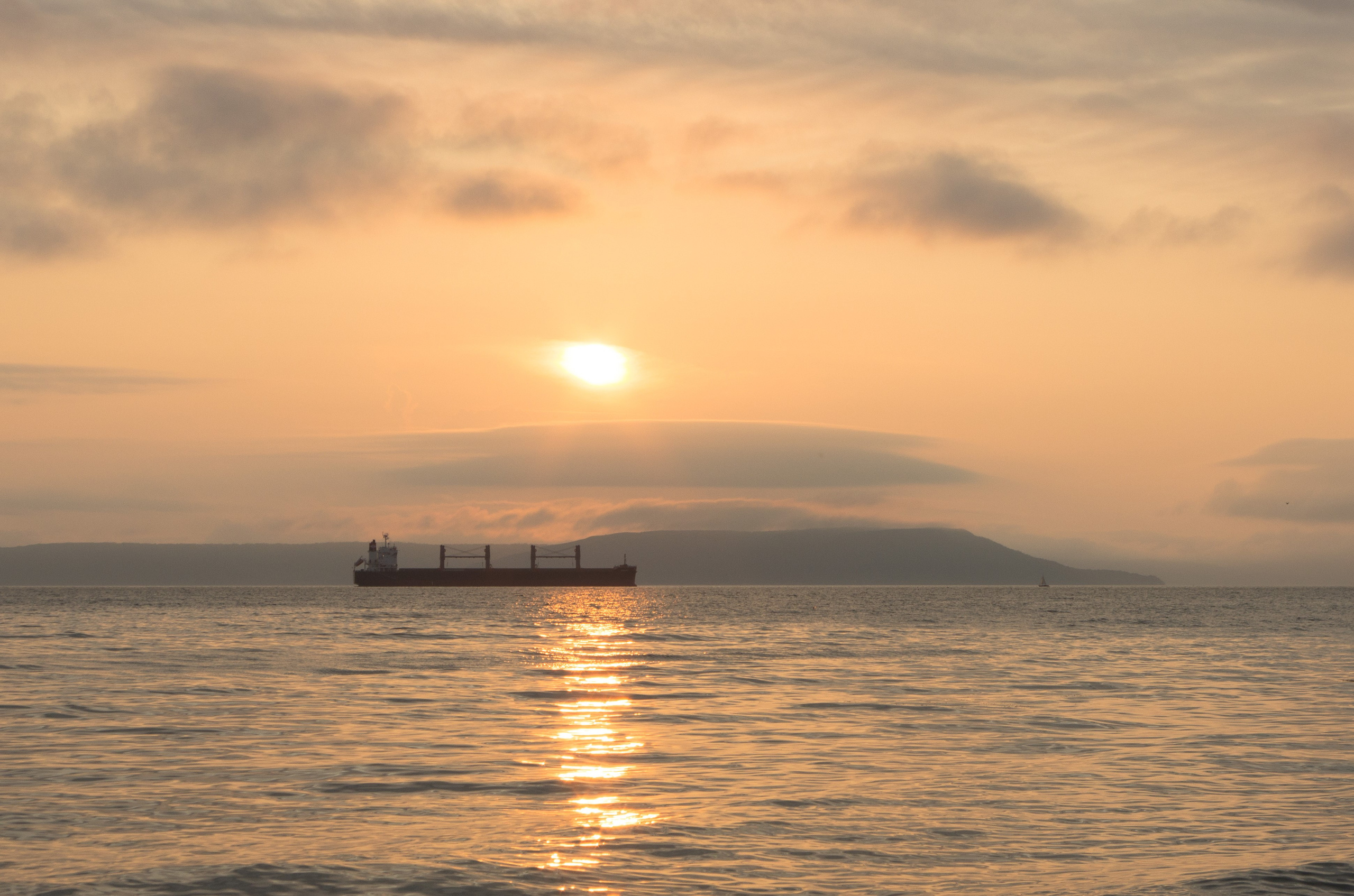 Контакты. Фотограф Вячеслав Юдин Владивосток