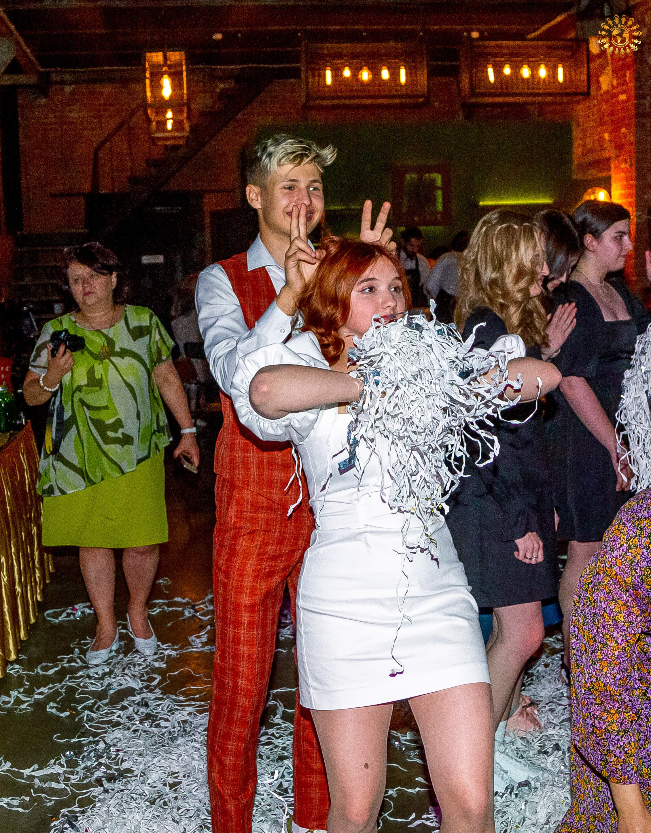 Выпускной 2023 (Школа 548; 9 Ж класс) AG Loft «Библиотека», Москва. Репортажная съемка в Москве и области. Анималистика