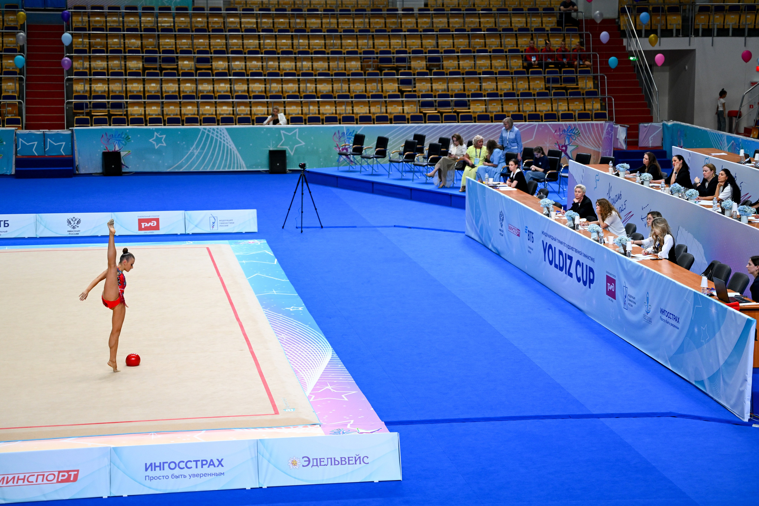 Фотограф художественной гимнастики в Казани. Спортивный и репортажный фотограф в Казани Вячеслав Сатонин