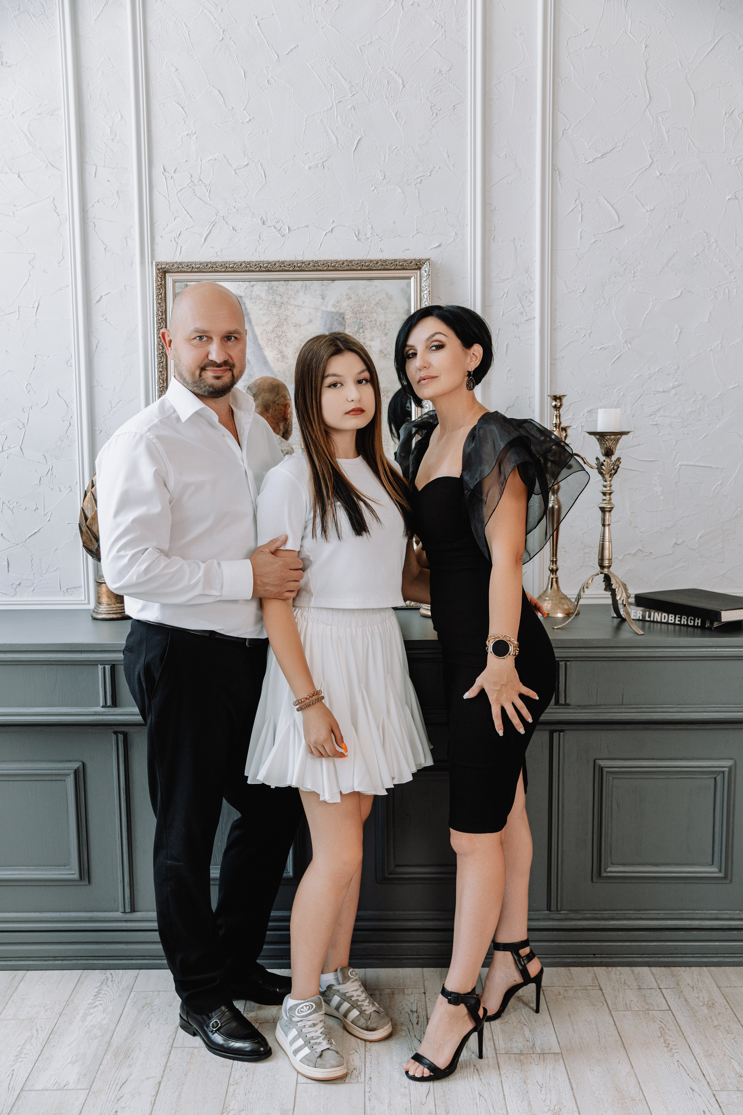 Евгения, Михаил и Дарина и собачка Чарли. Фотограф Воронеж Варвара