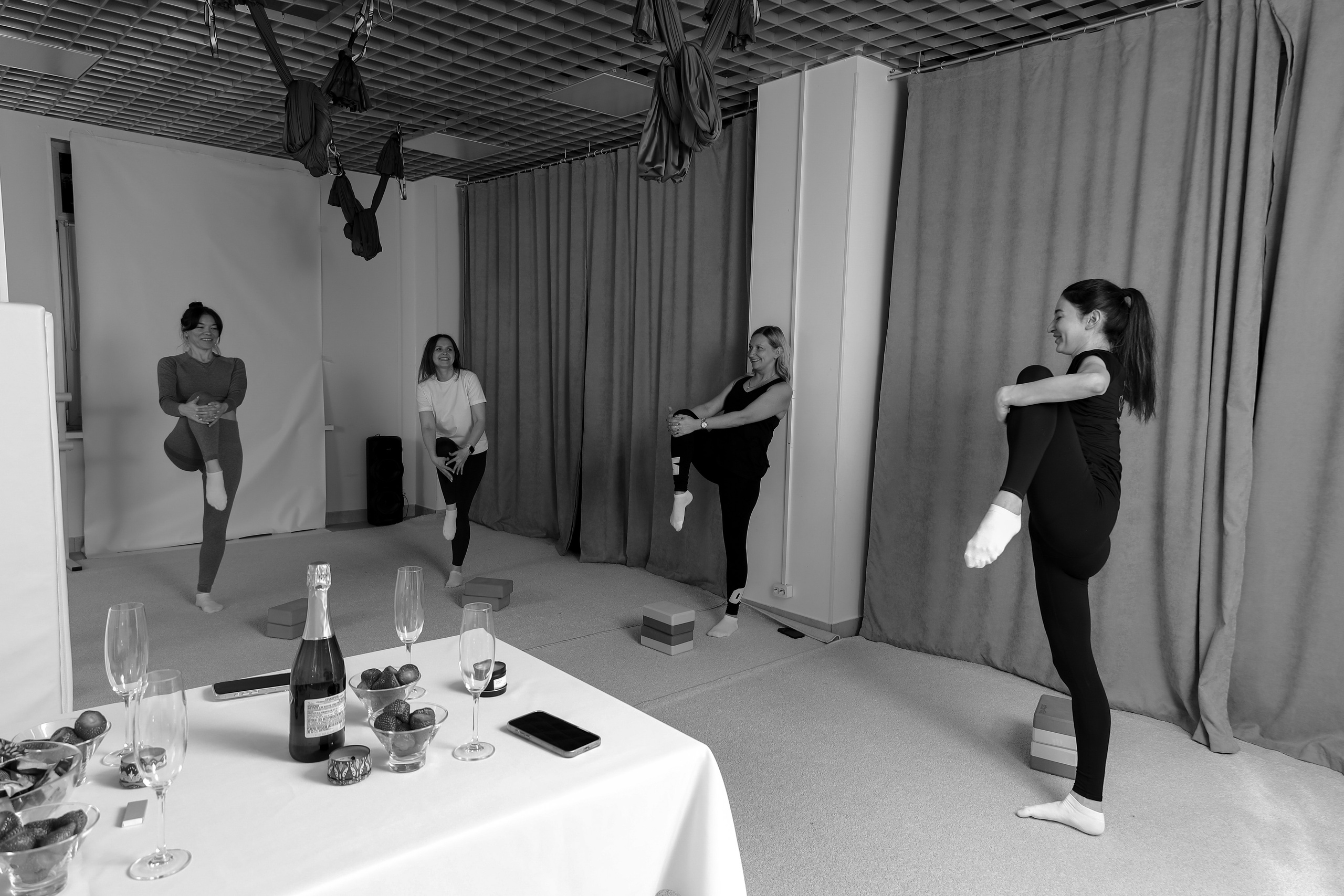 Арт-терапия + аэройога. Фотограф Надршина Лилия