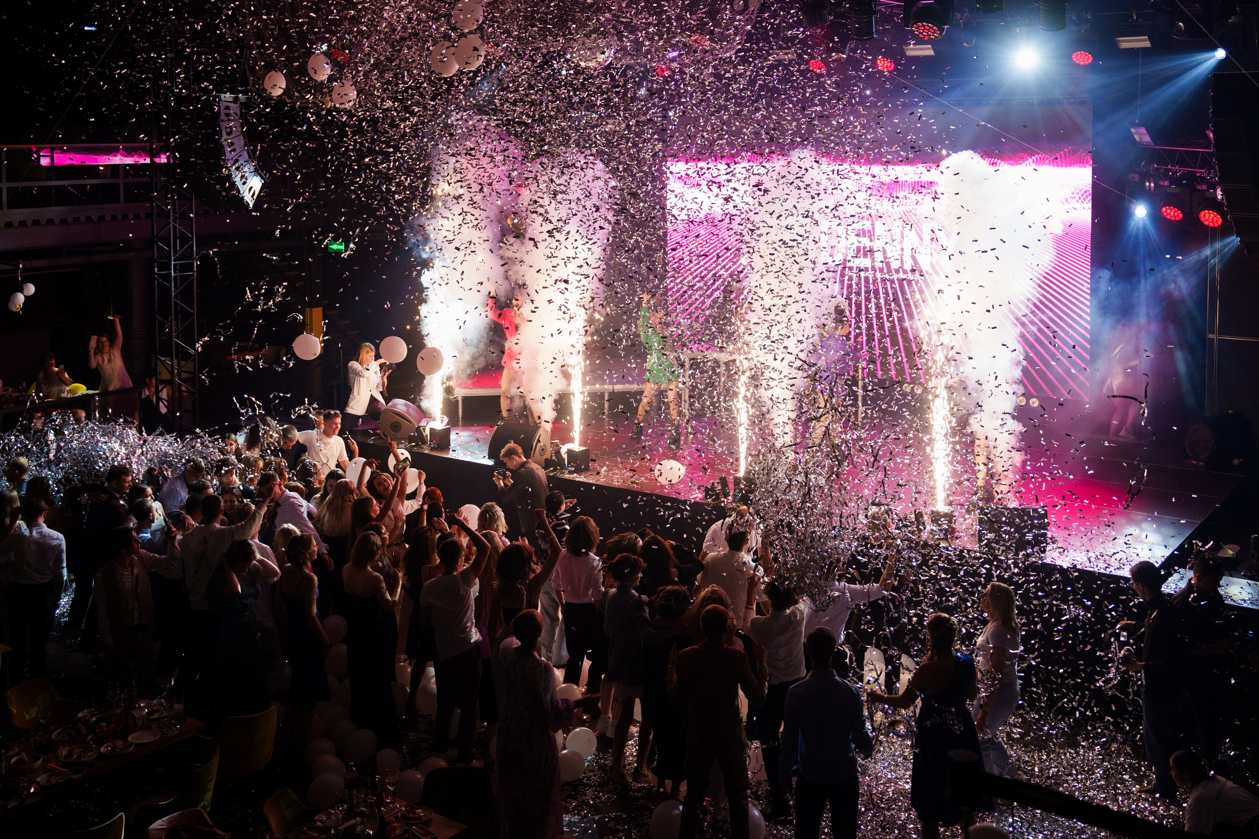 Выпускной Гимназия 7. Свадебный и репортажный фотограф Элина Козырьянова