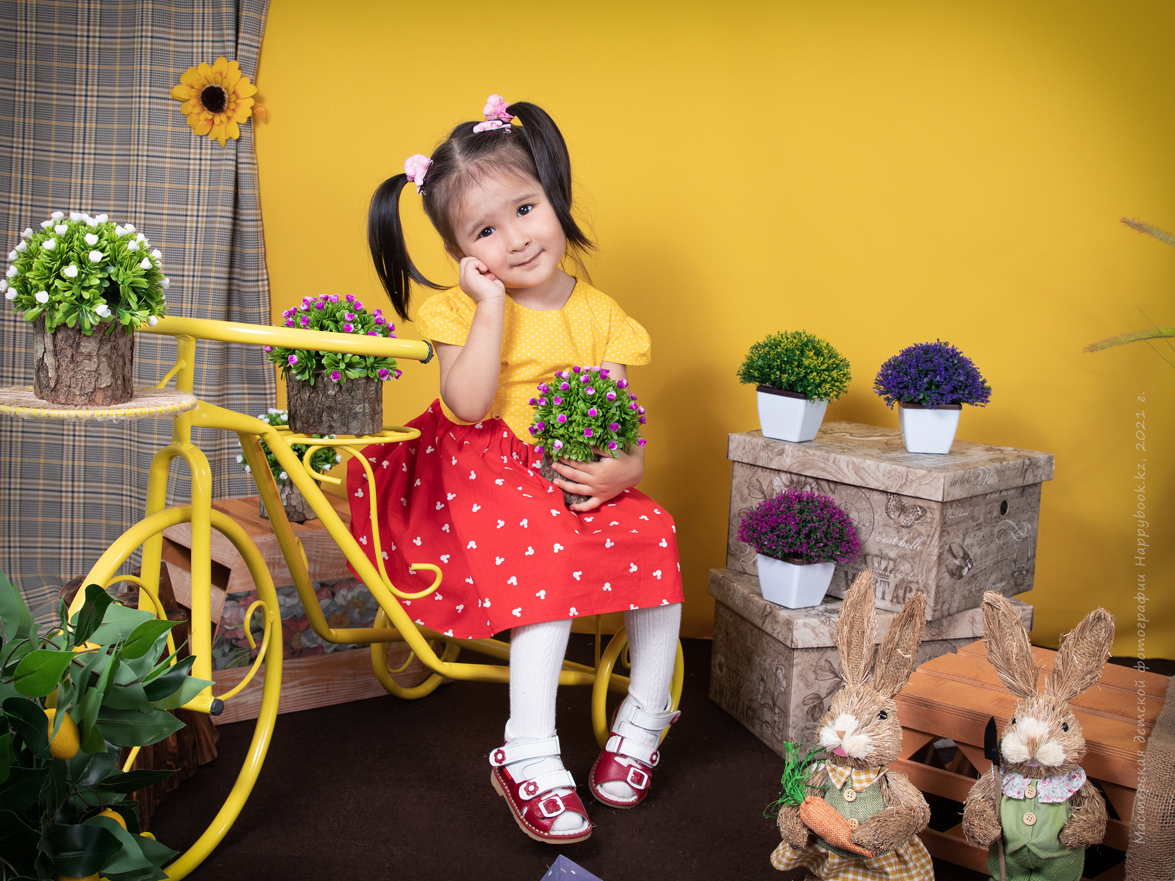 Фотосессия «Весна». Детский фотограф в Алматы, виньетки, выпускной альбом Алматы