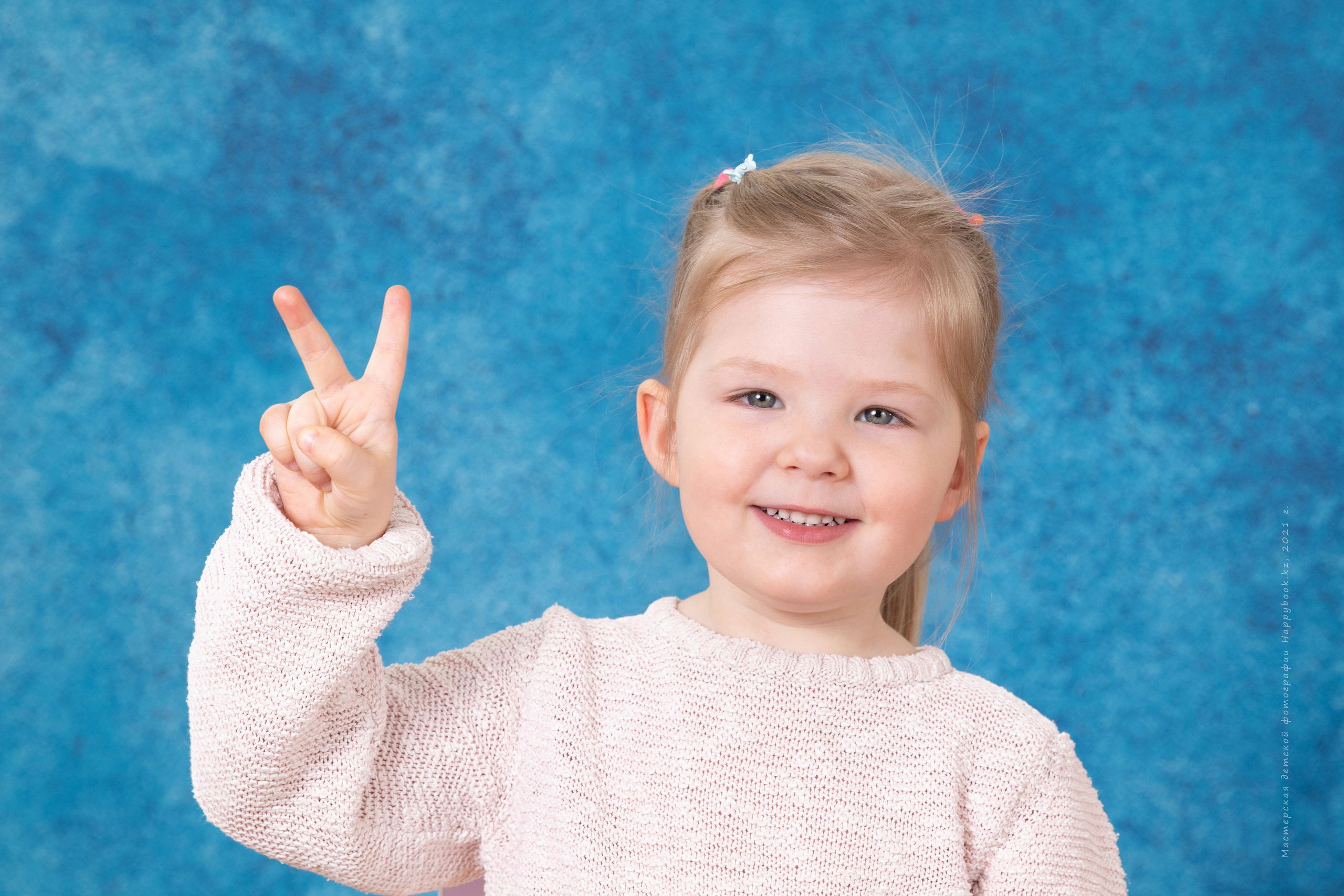 Стильные эмоциональные детские портреты. Детский фотограф в Алматы, виньетки, выпускной альбом Алматы