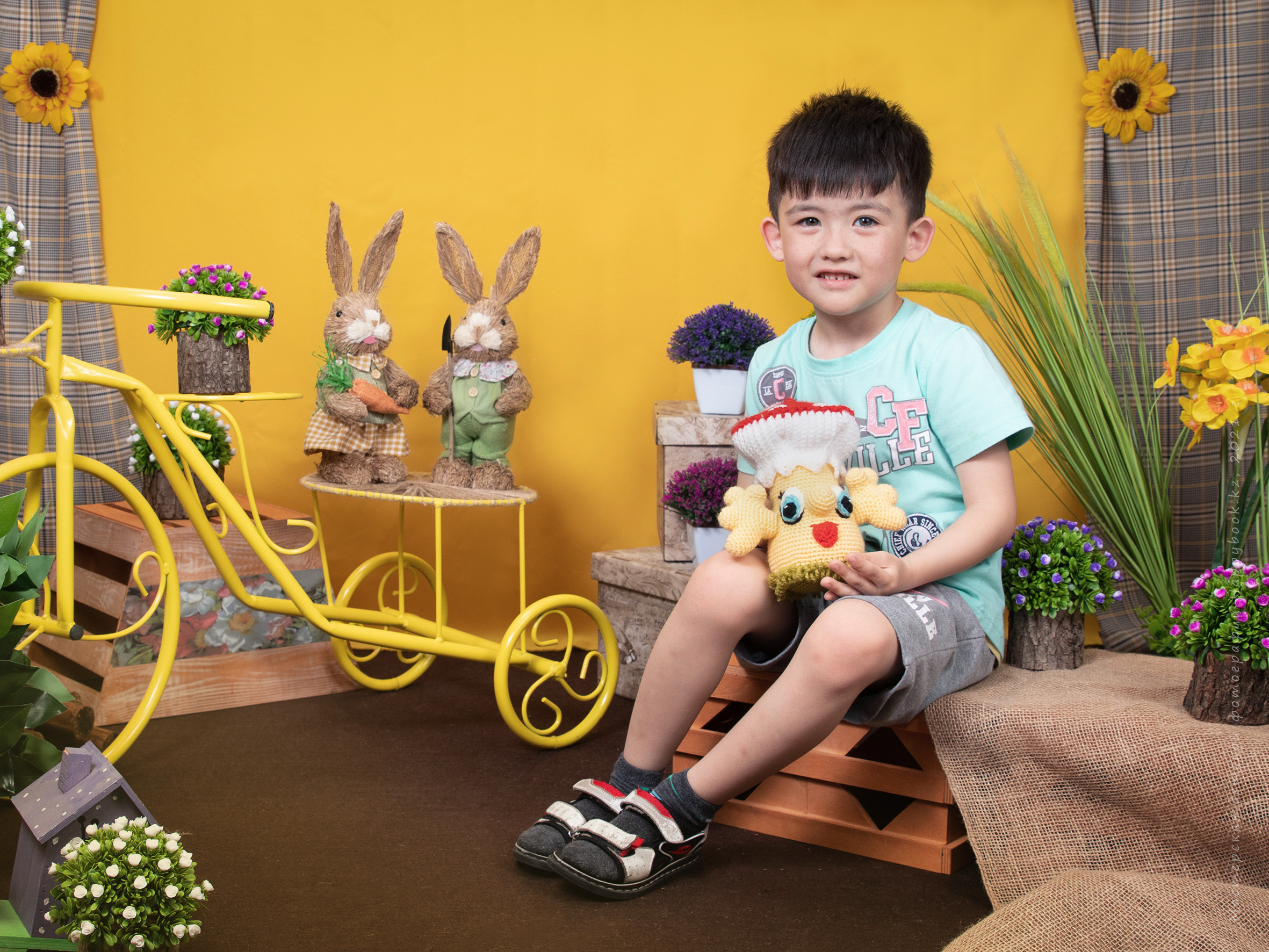 Фотосессия «Весна». Детский фотограф в Алматы, виньетки, выпускной альбом Алматы