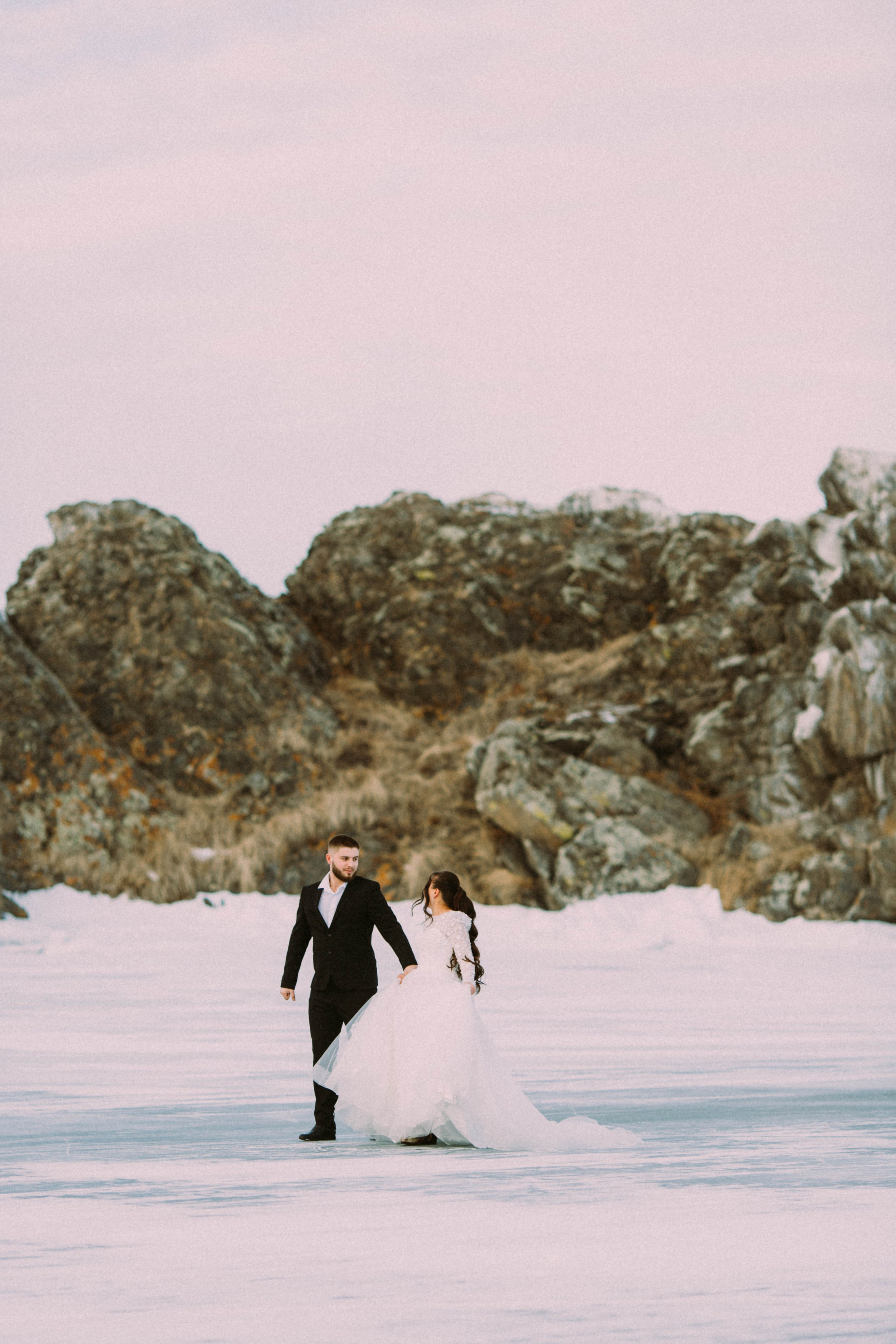 Свадебная зимняя съемка на Байкале. Главная