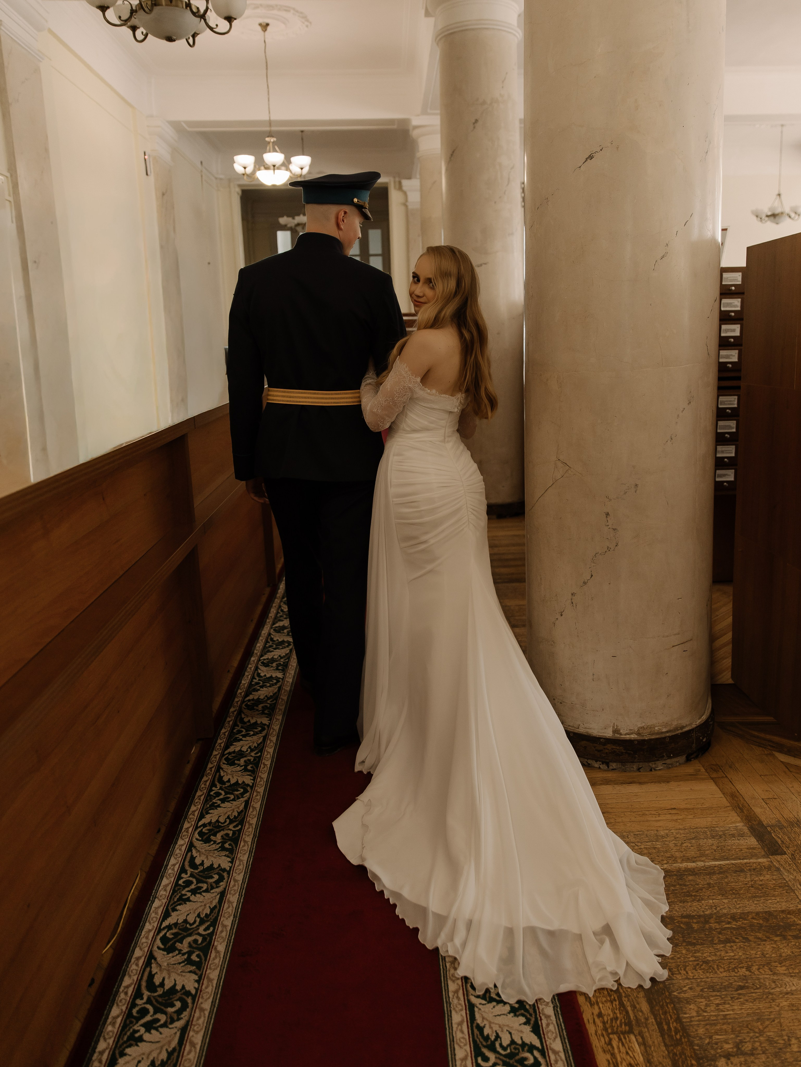Михаил и Алена фотосессия в Библиотеке. СВАДЕБНЫЙ ФОТОГРАФ ЧЕЛЯБИНСК