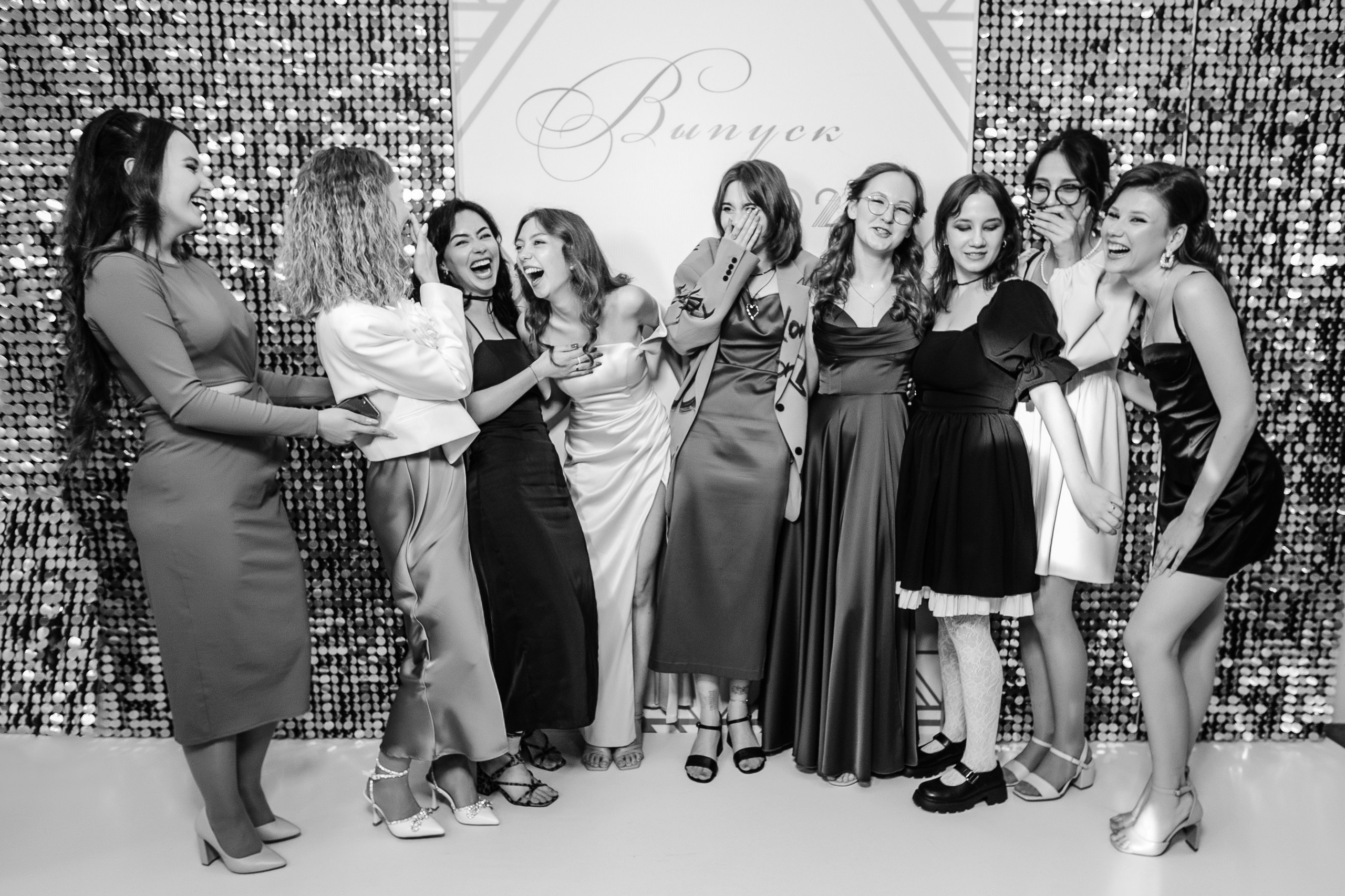 Выпускной Гимназия 1. Роман Урумбаев фотограф Нижневартовск