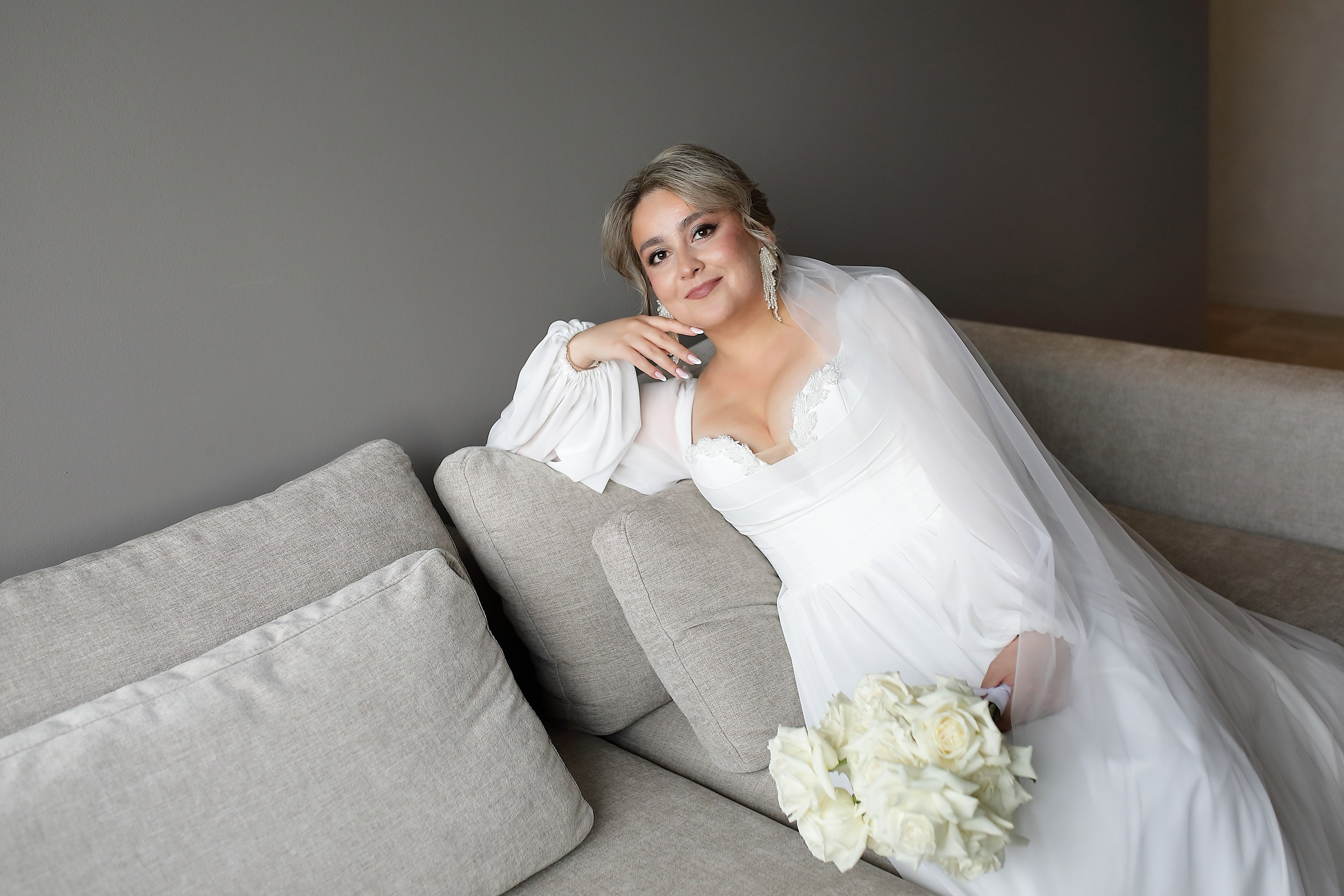 невеста фотосессия в коридоре отеля