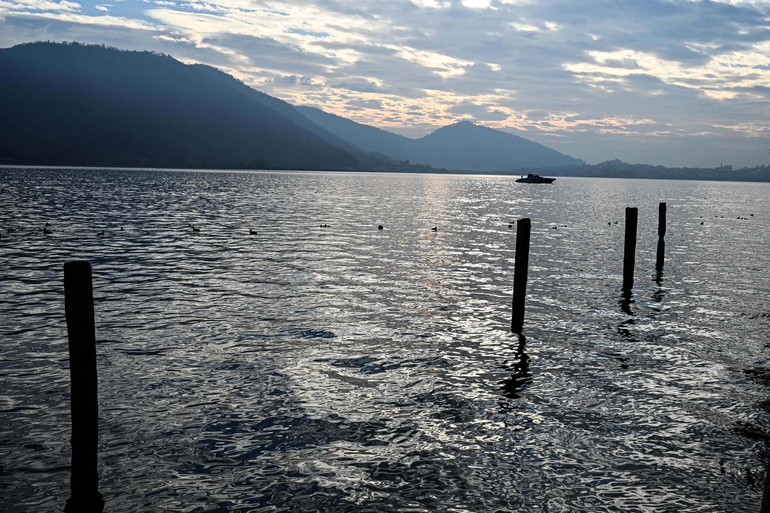 Lago d'iseo and hotel. Фотограф Минск