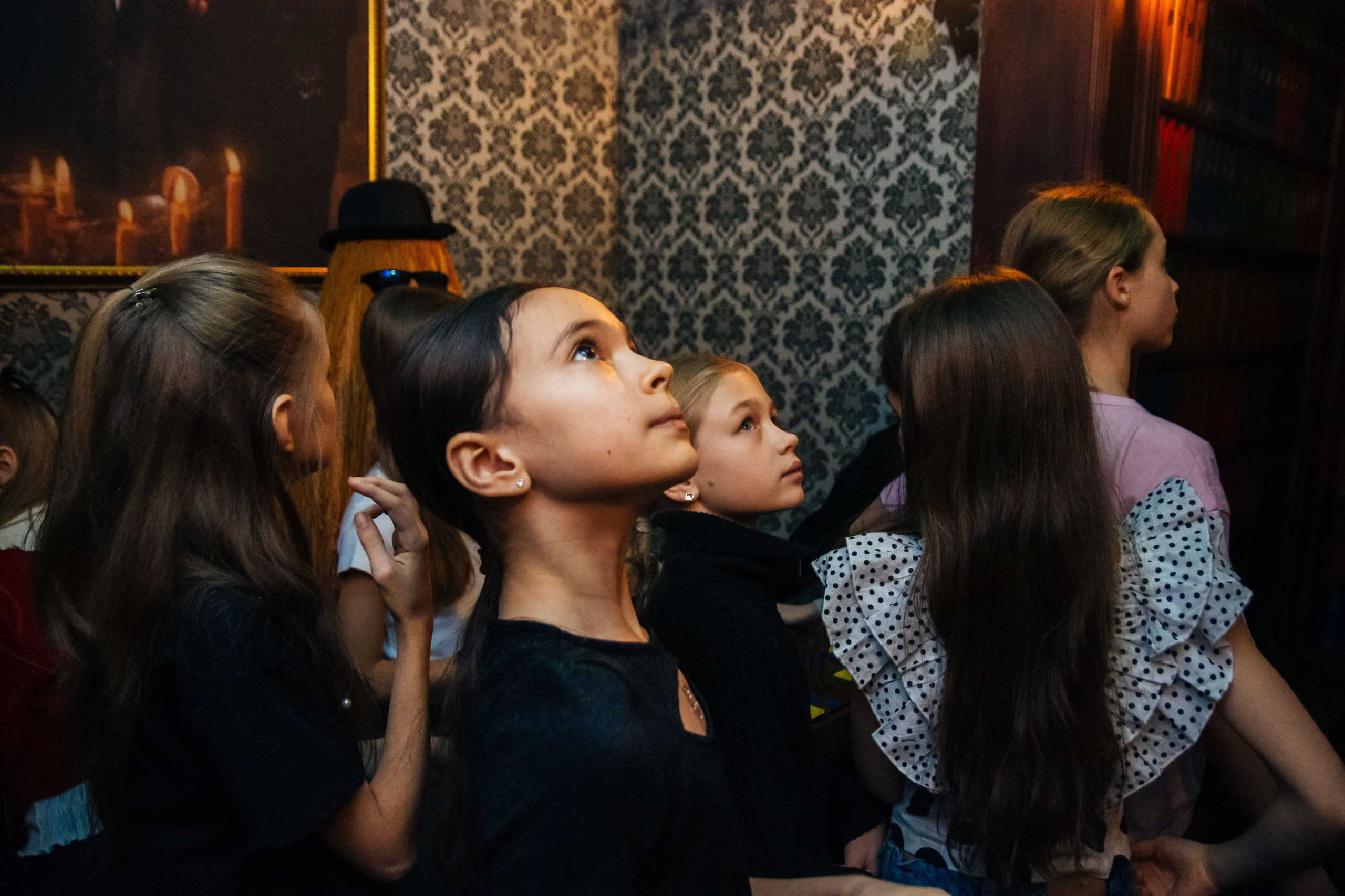 Квест и день рождения в Нелогике. Фотограф в Москве. Индивидуальные и парные съёмки, мероприятия, промо-съёмки для артистов