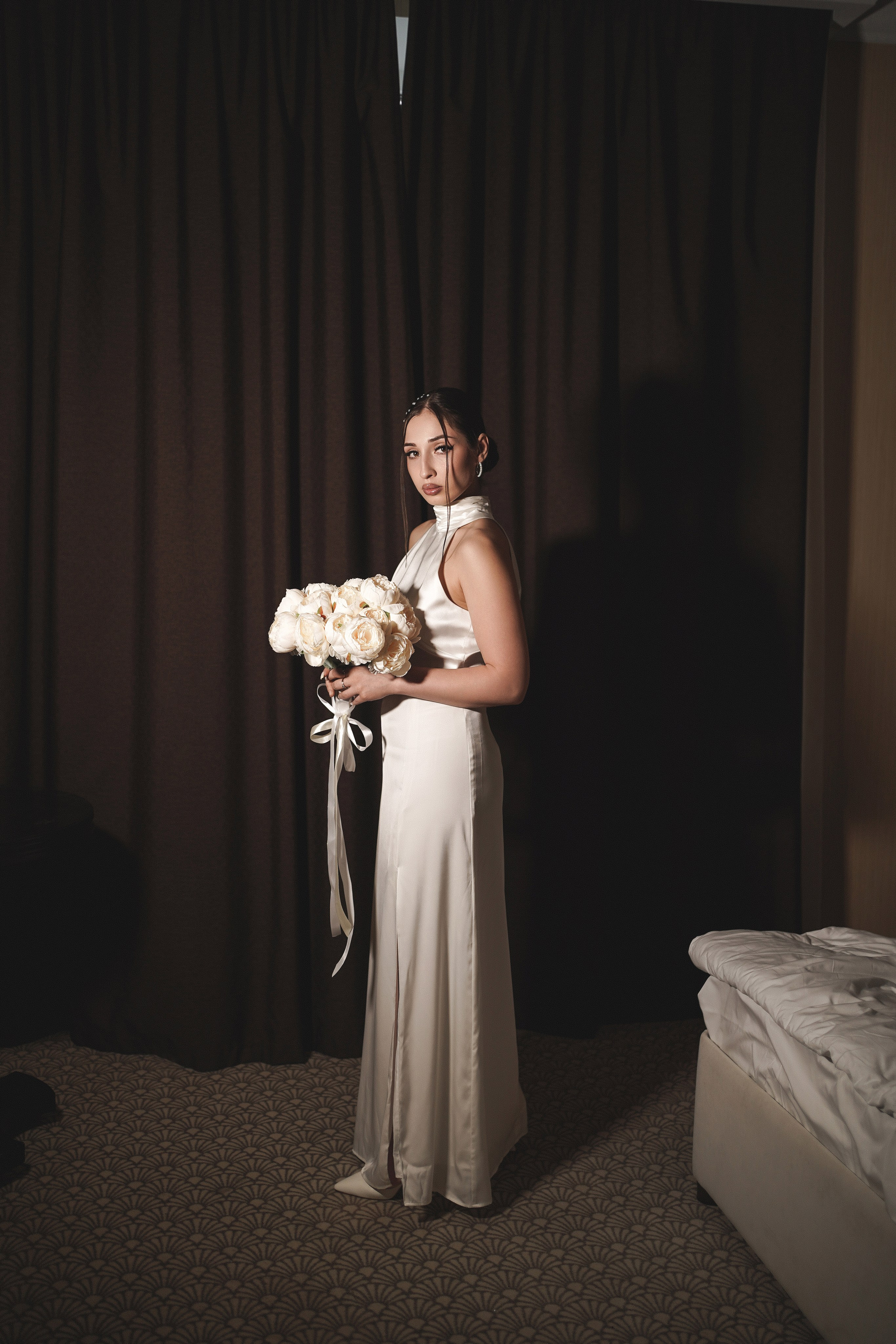 Утро невесты Алины в Графском парке. Свадебный фотограф в Ростове-на-Дону. Таинство Крещения и Венчания, семейные фотосессии. Алёна Чёботова