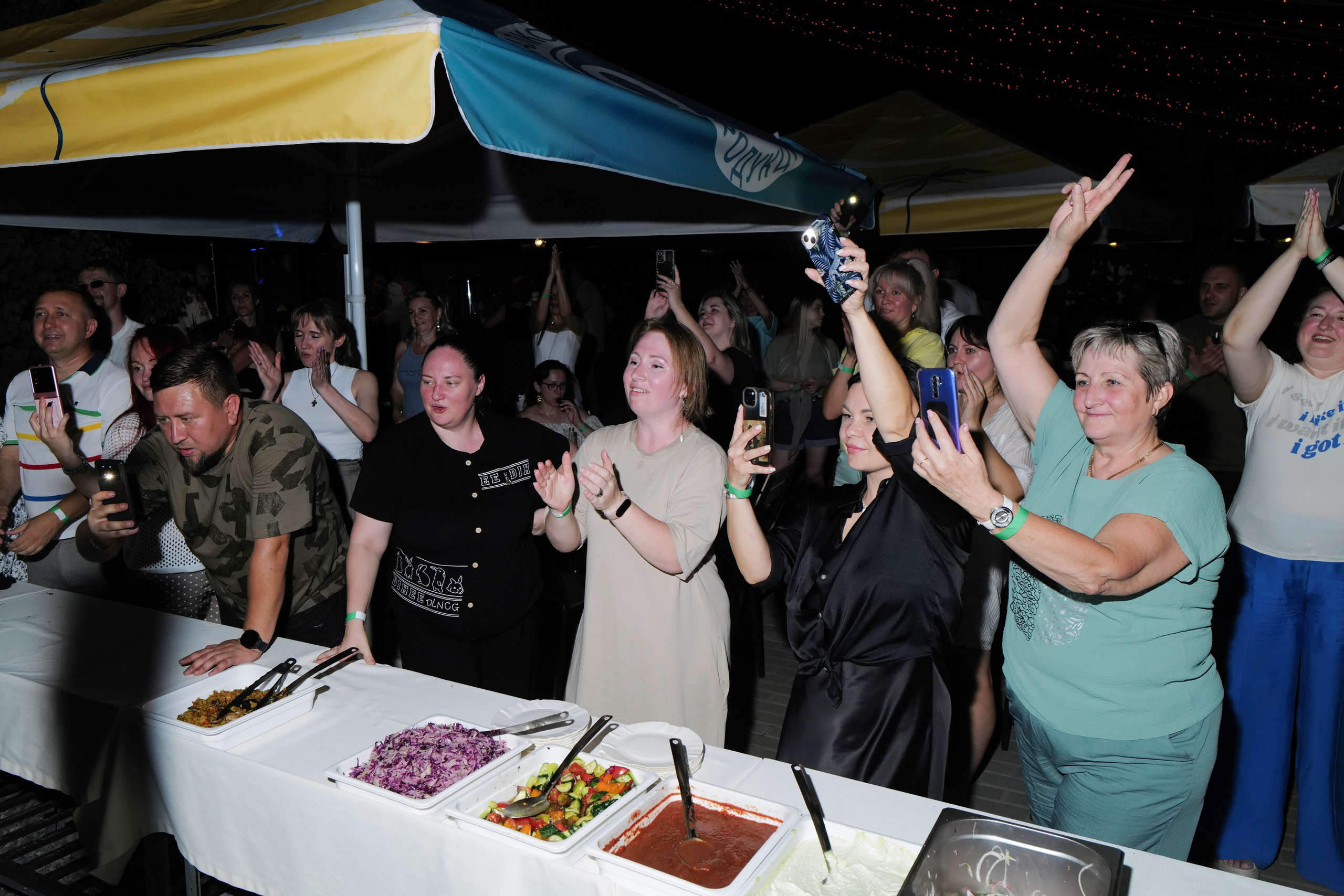 BBQ Безлимит (Bahnhof). Maxon Magnusson