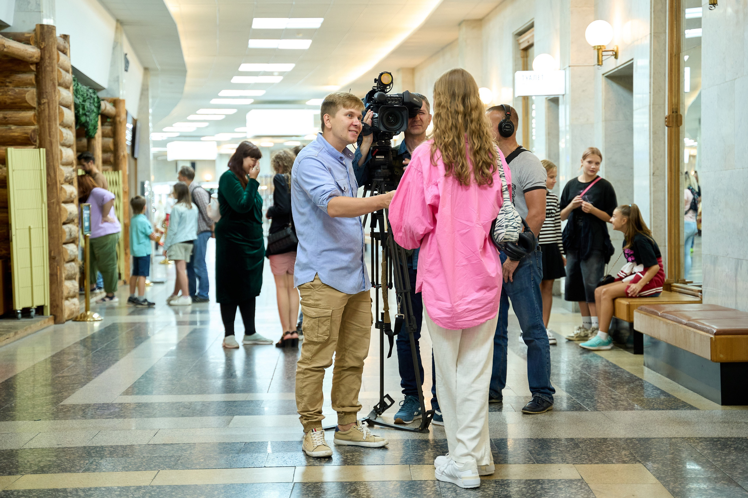 The news group of the FIRST TV channel interviews guests of the CINEMA NIGHT 2024 event
