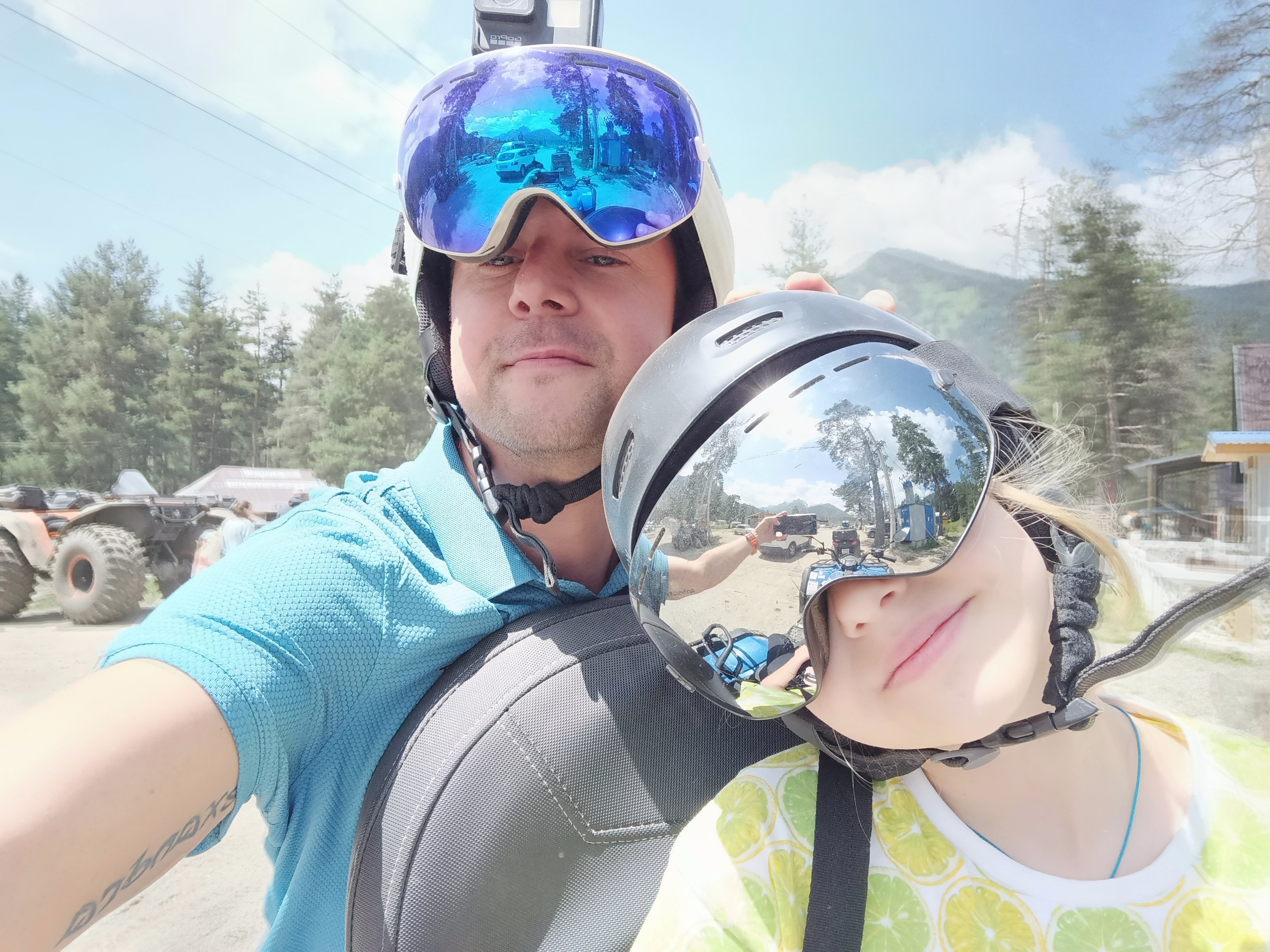 Эльбрус 2023 Маша Саша Дима. Заставка