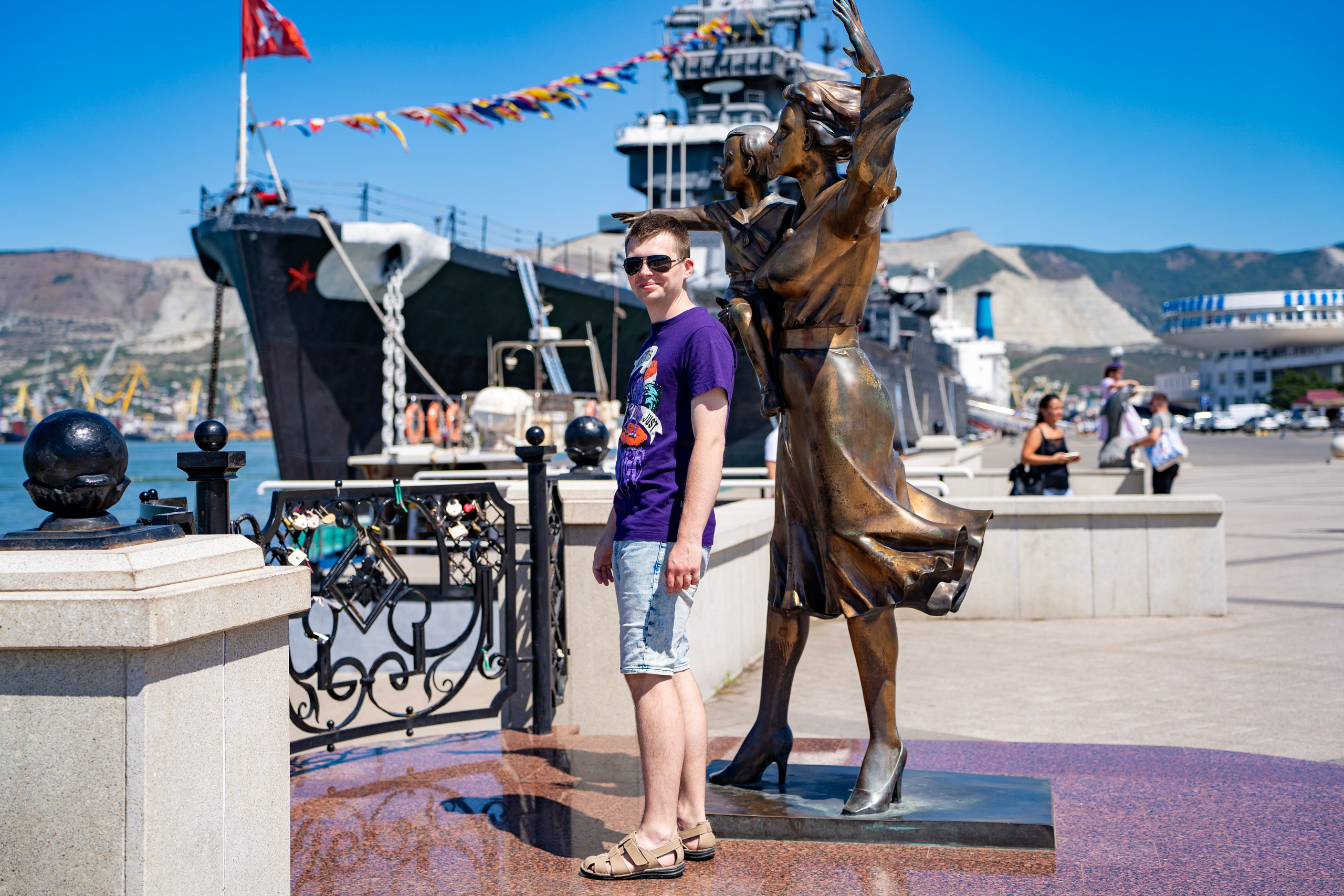 Летняя фотопрогулка по Новороссийску. Семейный и детский фотограф Екатерина Черняева. Снимаю портреты, love story, фотопрогулки, работаю на улице, в кафе, студии, дома у клиента