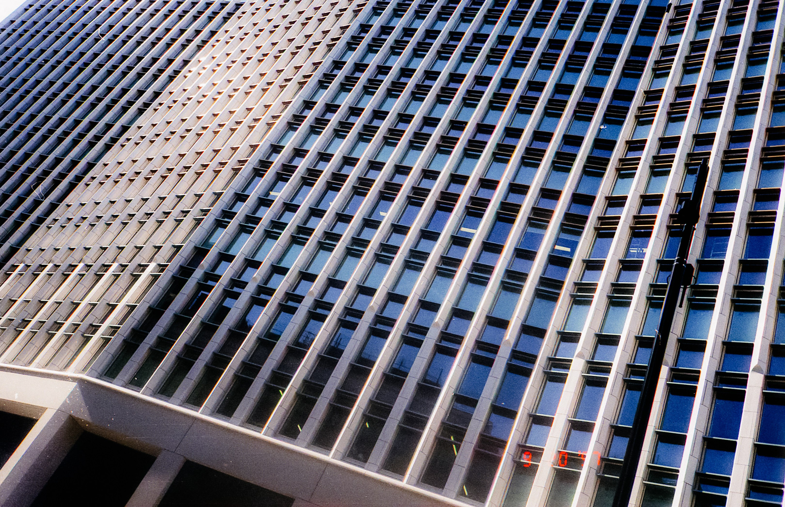 Analogue london. Iraogo