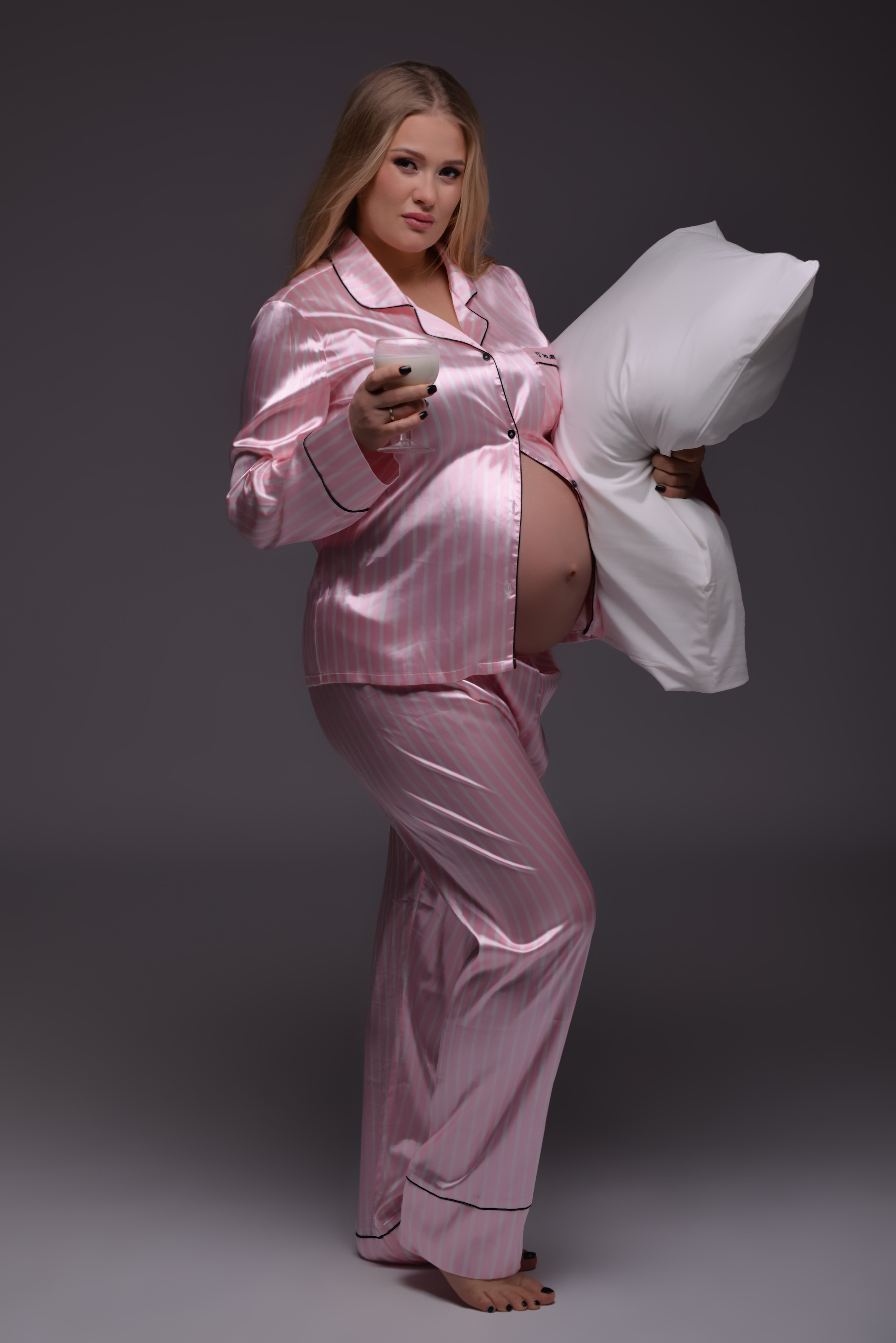 Фотосессия беременности в стиле Vogue. Та самая Фотостудия Тверь