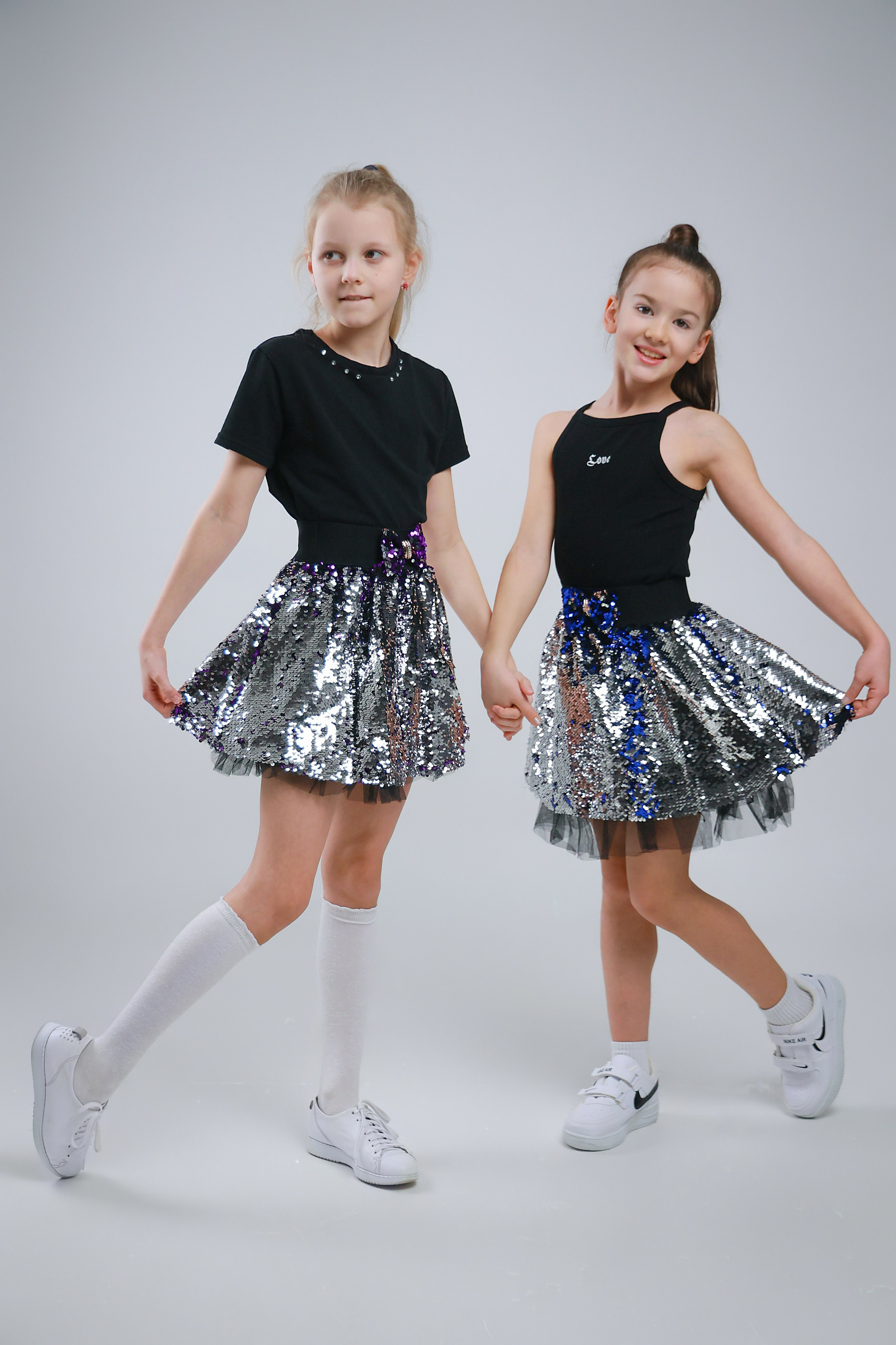 Фото детских платьев для рекламы на маркетплейсах. Фотограф, видеограф