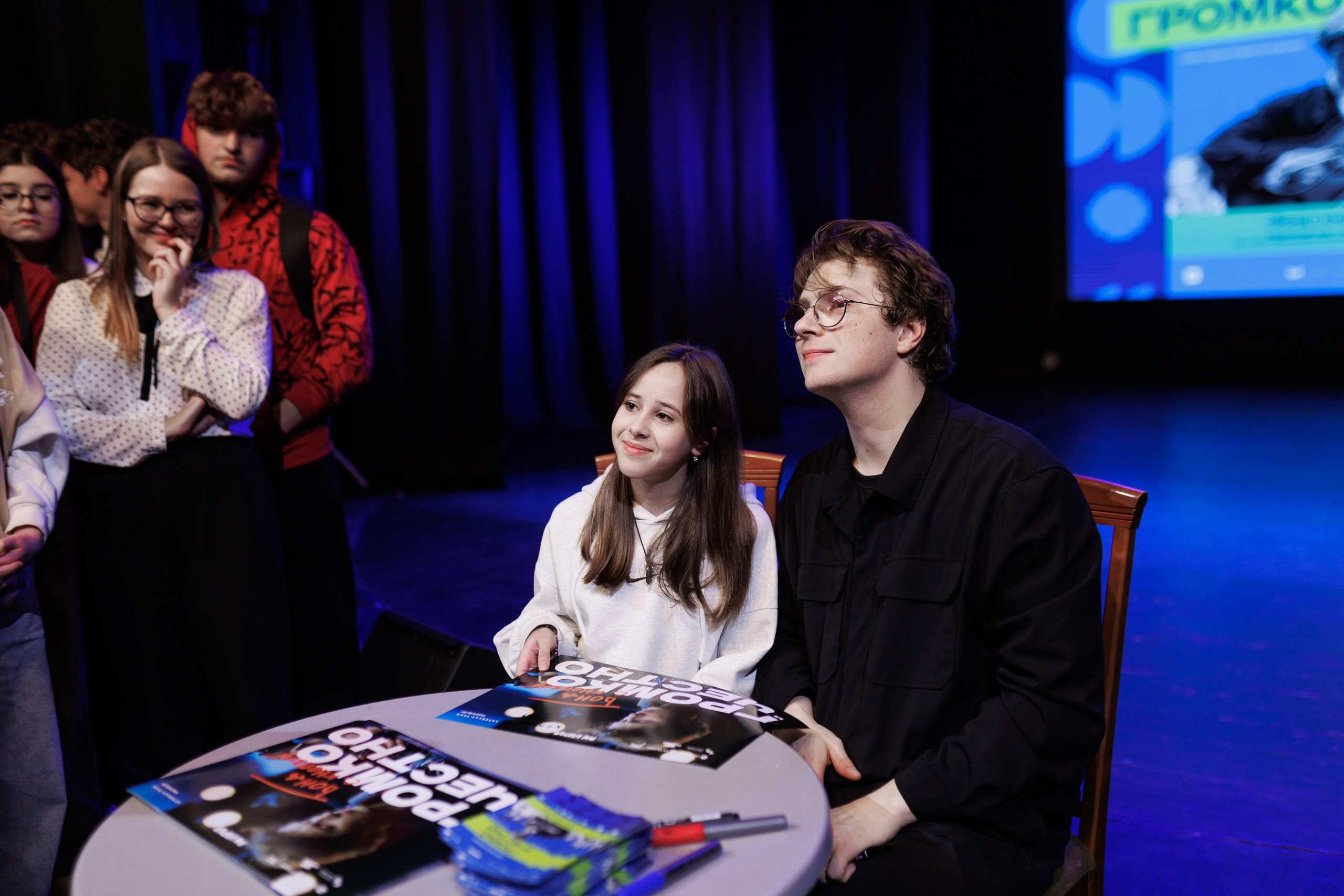 Выксунская премьера «Громко и Честно. Бонд с кнопкой». Фотограф городских и семейных событий Артем Карпухин