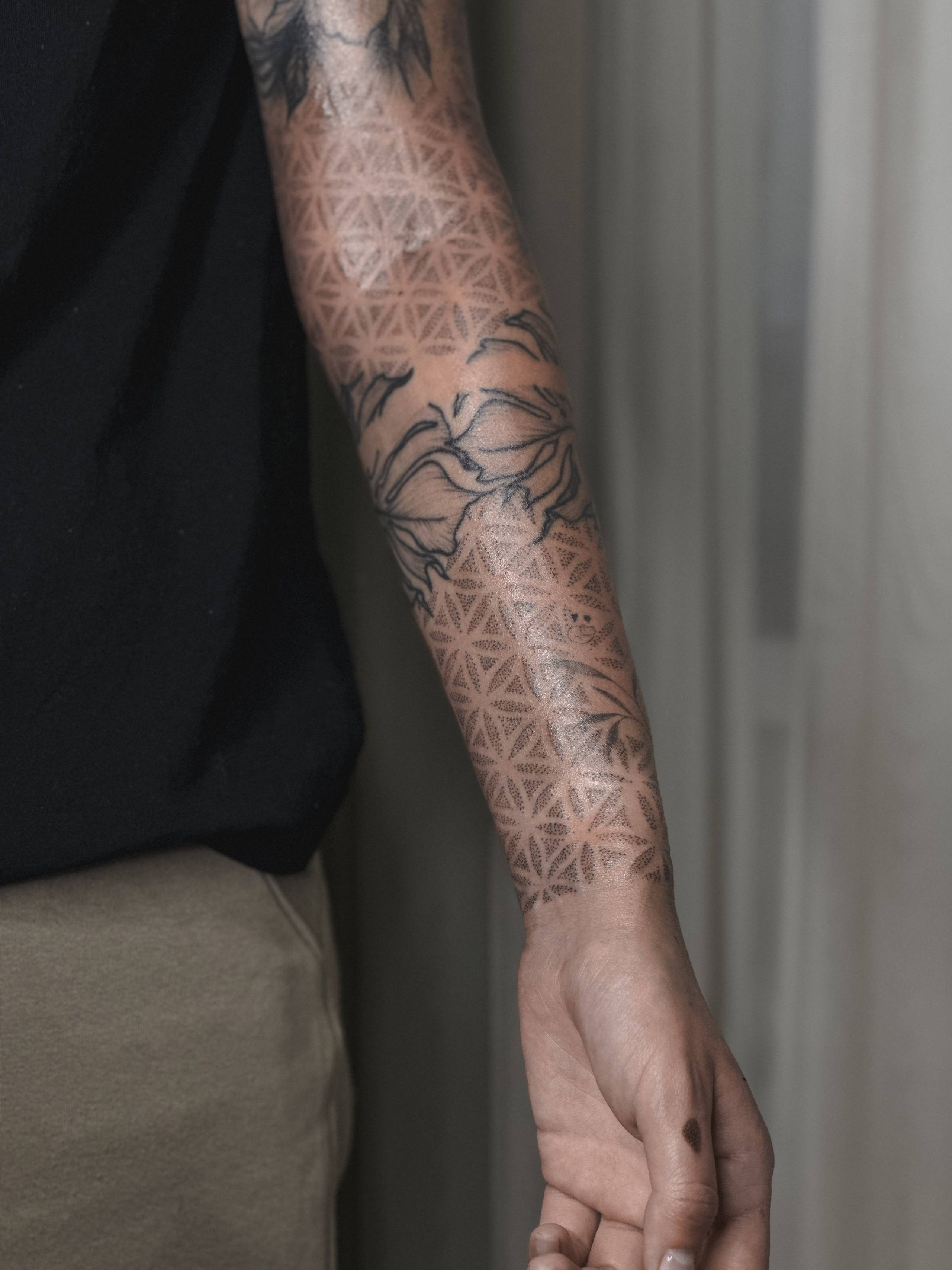 Сеанс тату. Тату мастер Новосибирск