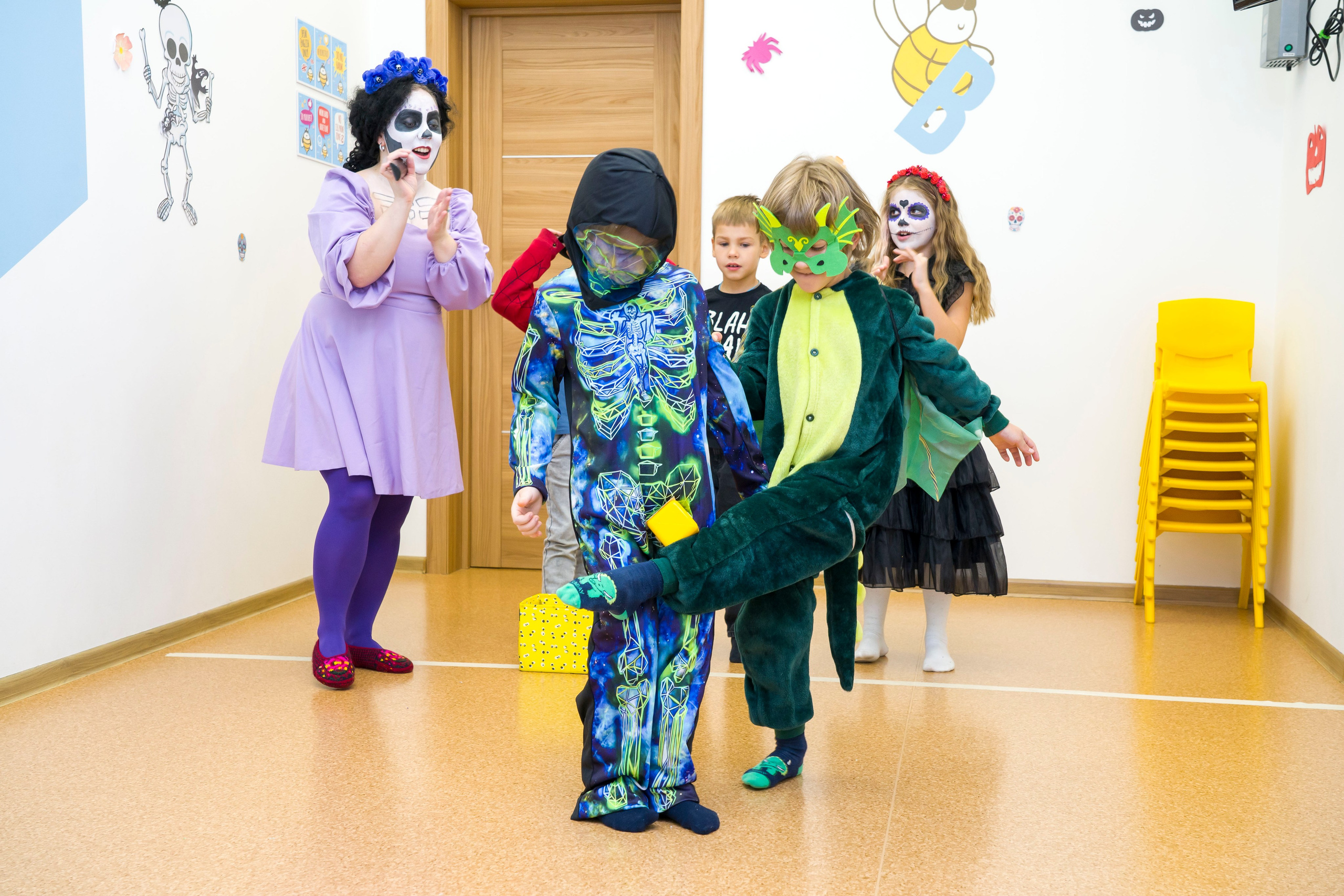 Репортаж детского праздника хеллоуин. Фотограф в Санкт-Петербурге. Репортажная и все съёмки для бизнеса