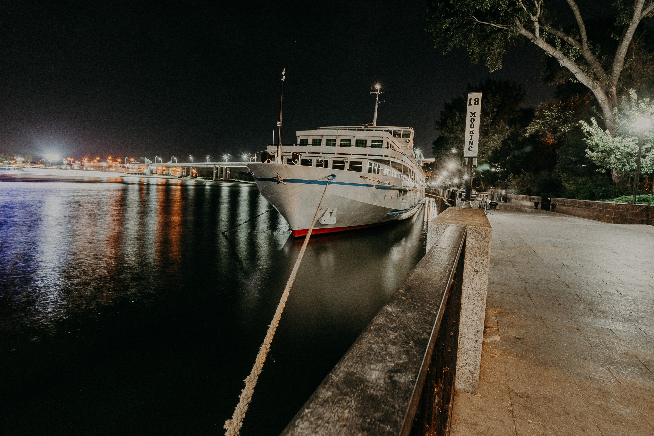 Ростов-на-Дону: через объектив фотографа из Гуанчжоу. Коммерческий и предметный фотограф в Гуанчжоу Коваленко Александр