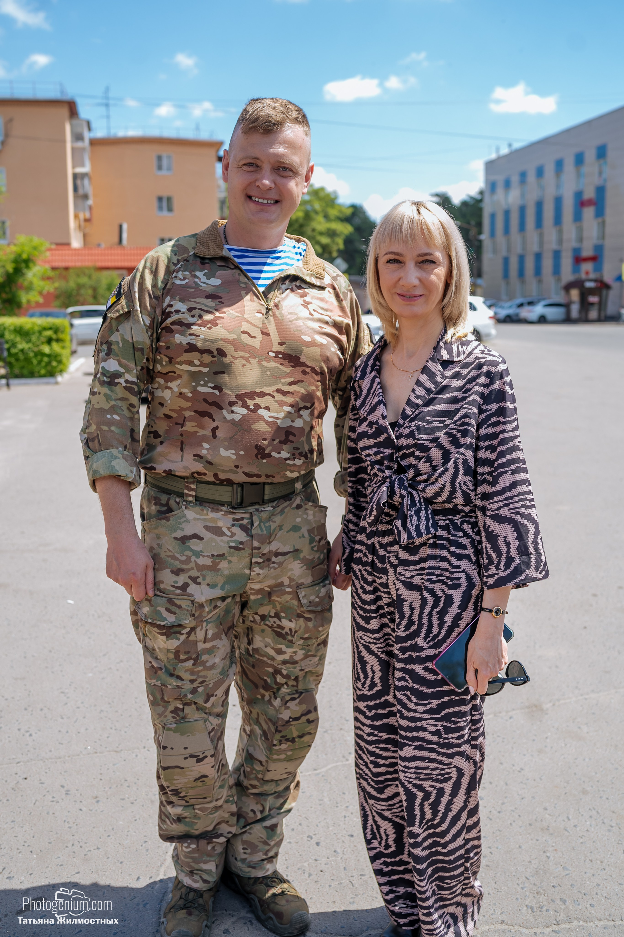 8 июня «Патриоты из Курска» сбор гуманитарной помощи у кинотеатра «Родина». Фотограф Нижний Новгород Татьяна Кейод